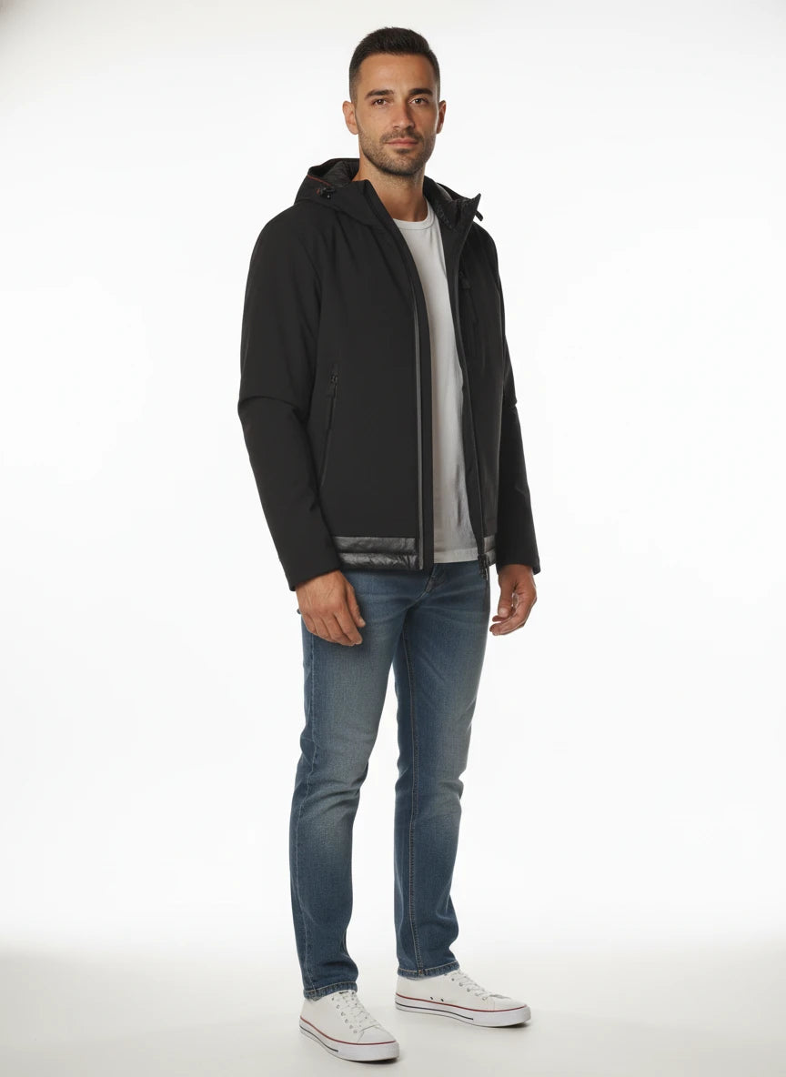 Modello a 45 gradi con giubbotto Peuterey tessuto tecnico nero