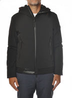 Vista frontale del giubbotto Peuterey tessuto tecnico nero con cappuccio