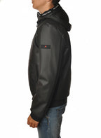 Vista frontale del bomber Peuterey tessuto tecnico nero con cappuccio