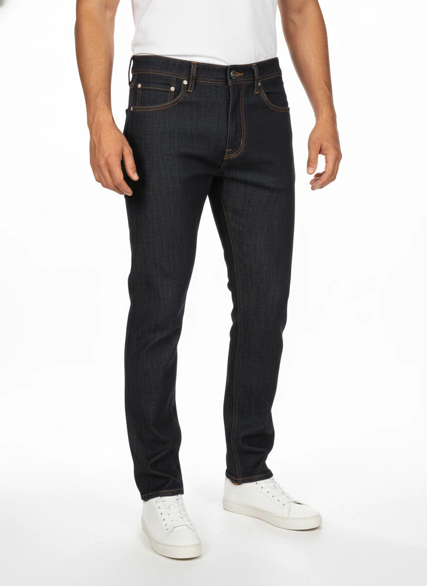 Modello di fronte jeans gamba stretta d lav blu scur Jacob Cohen