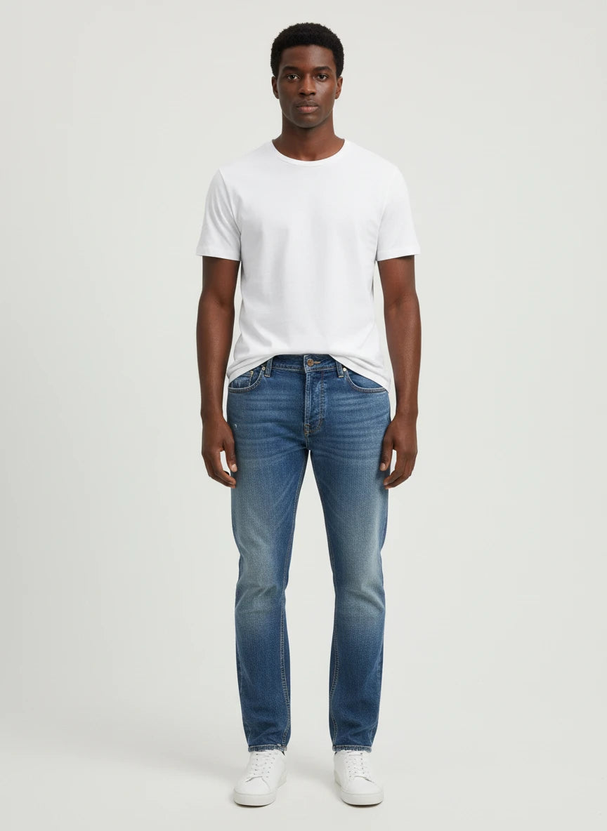 Rear view of jeans straight leg lavscuro Jacob Cohen