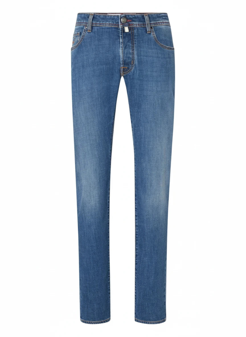 Close‑up detail of slim‑fit jeans col200 wash azz Jacob Cohen