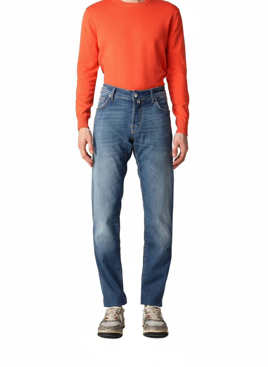 Dettaglio primo piano jeans slim fit d lav chiaro Jacob Cohen tela stretch