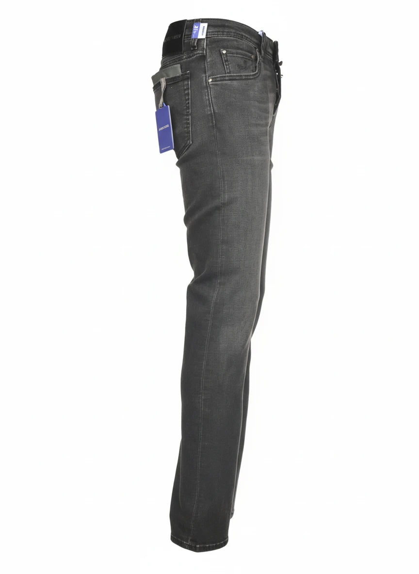 Dettaglio primo piano jeans slim fit d lav nero Jacob Cohen tela stretch