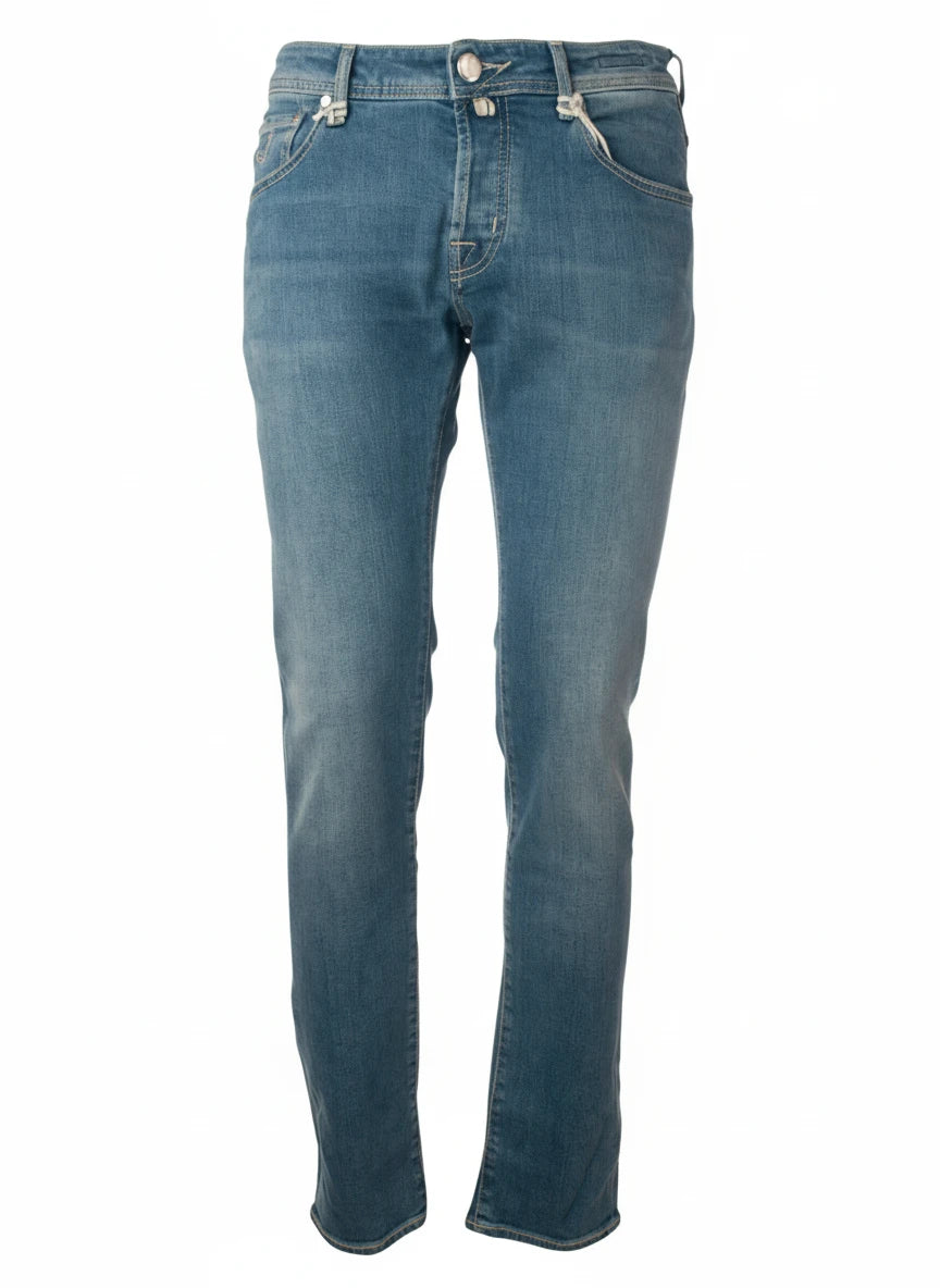 Dettaglio primo piano jeans slim fit azzurro chiaro Jacob Cohen