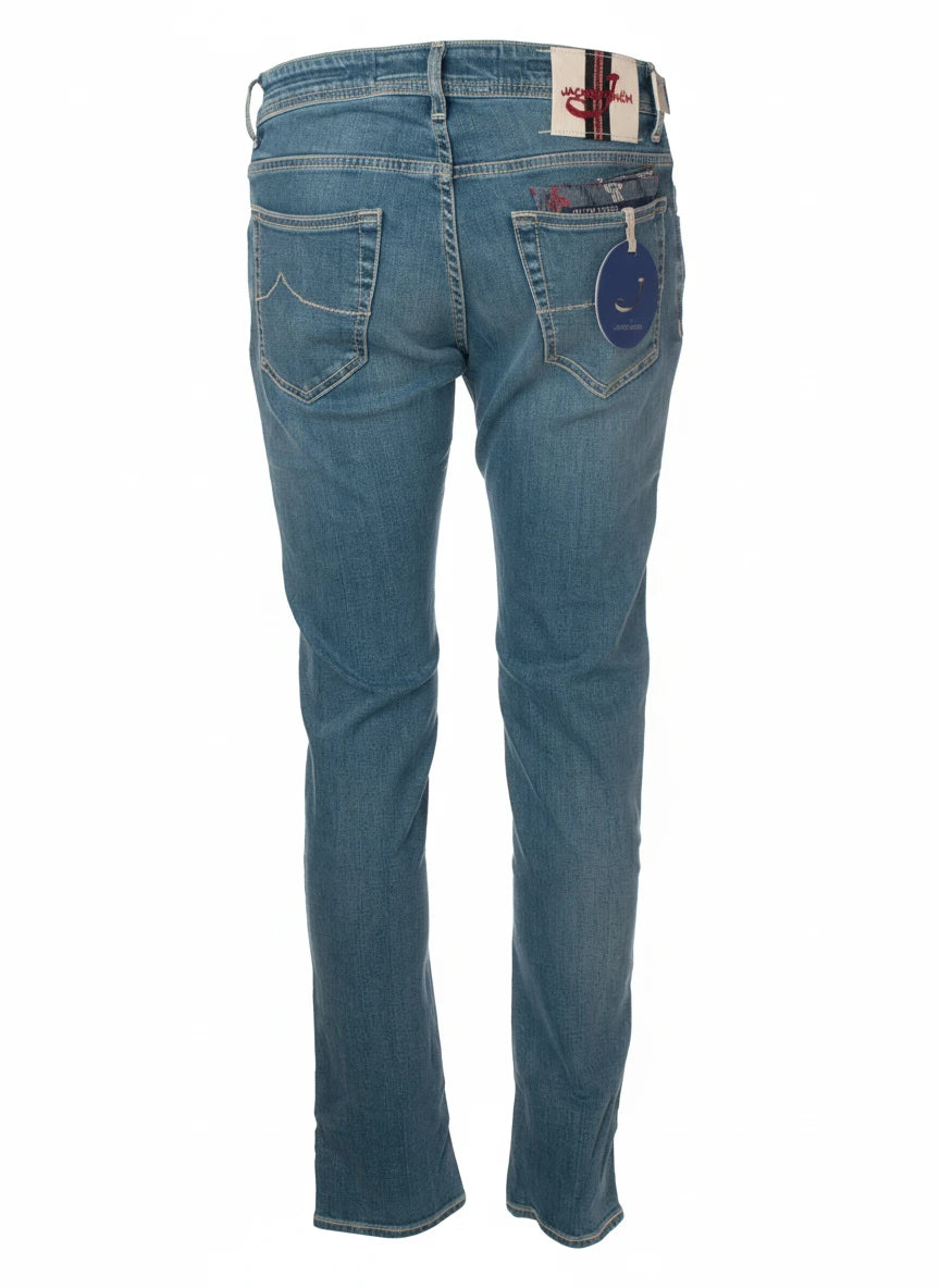 Dettaglio jeans slim fit azzurro chiaro Jacob Cohen in tessuto pregiato
