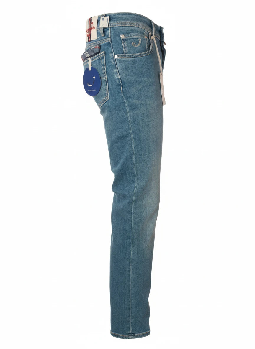 Dettaglio jeans slim fit azzurro chiaro Jacob Cohen in tessuto pregiato