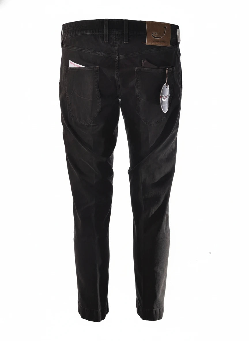 Close‑up of the pony‑skin patch of jeans chino slim dark brown Jacob Cohen