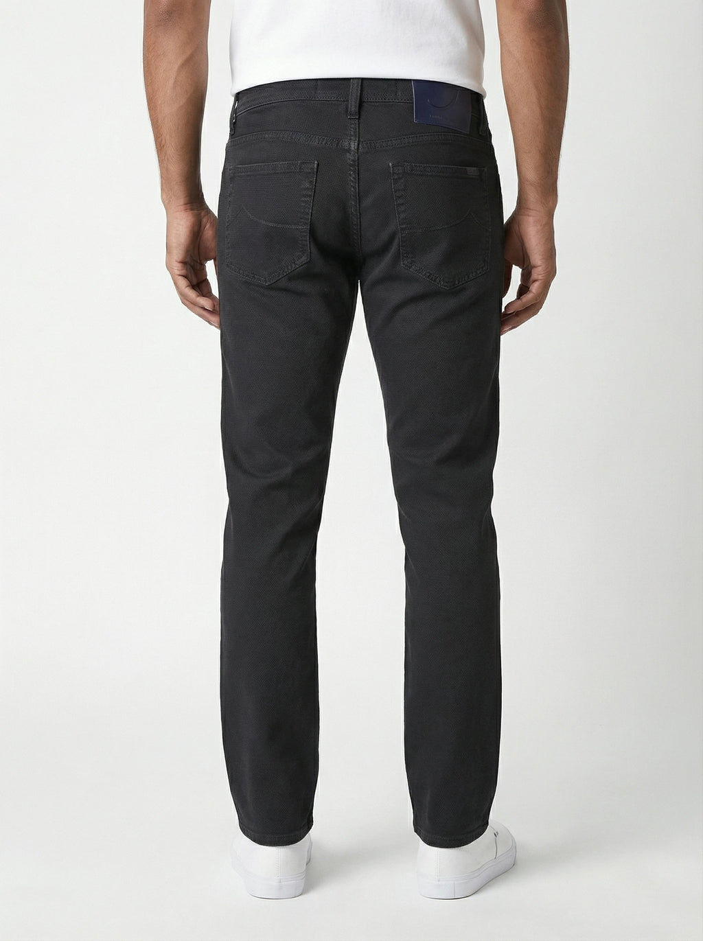 Modello di spalle pantalone slim fit blu navy Jacob Cohen tessuto operato