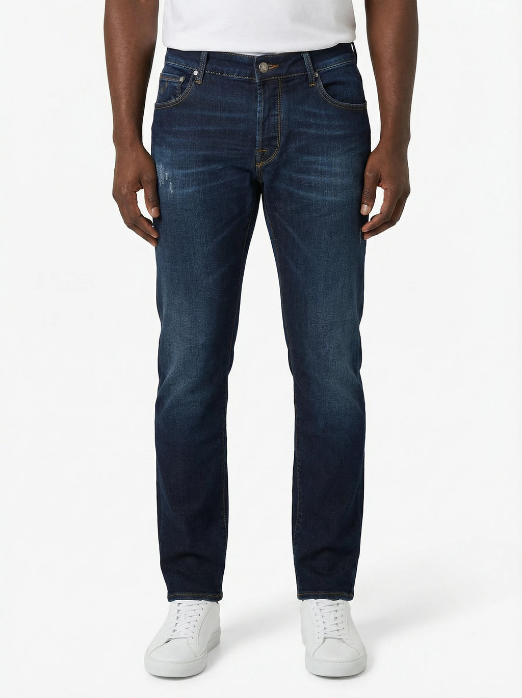 Modello a 45 gradi jeans slim fit lav medio scuro Jacob Cohen tela stretch leggera