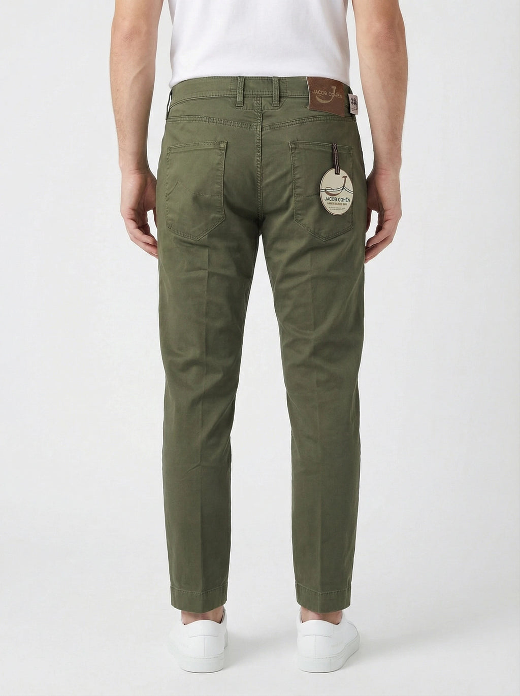 Pantalone slim kaki Jacob Cohen visto frontalmente da solo