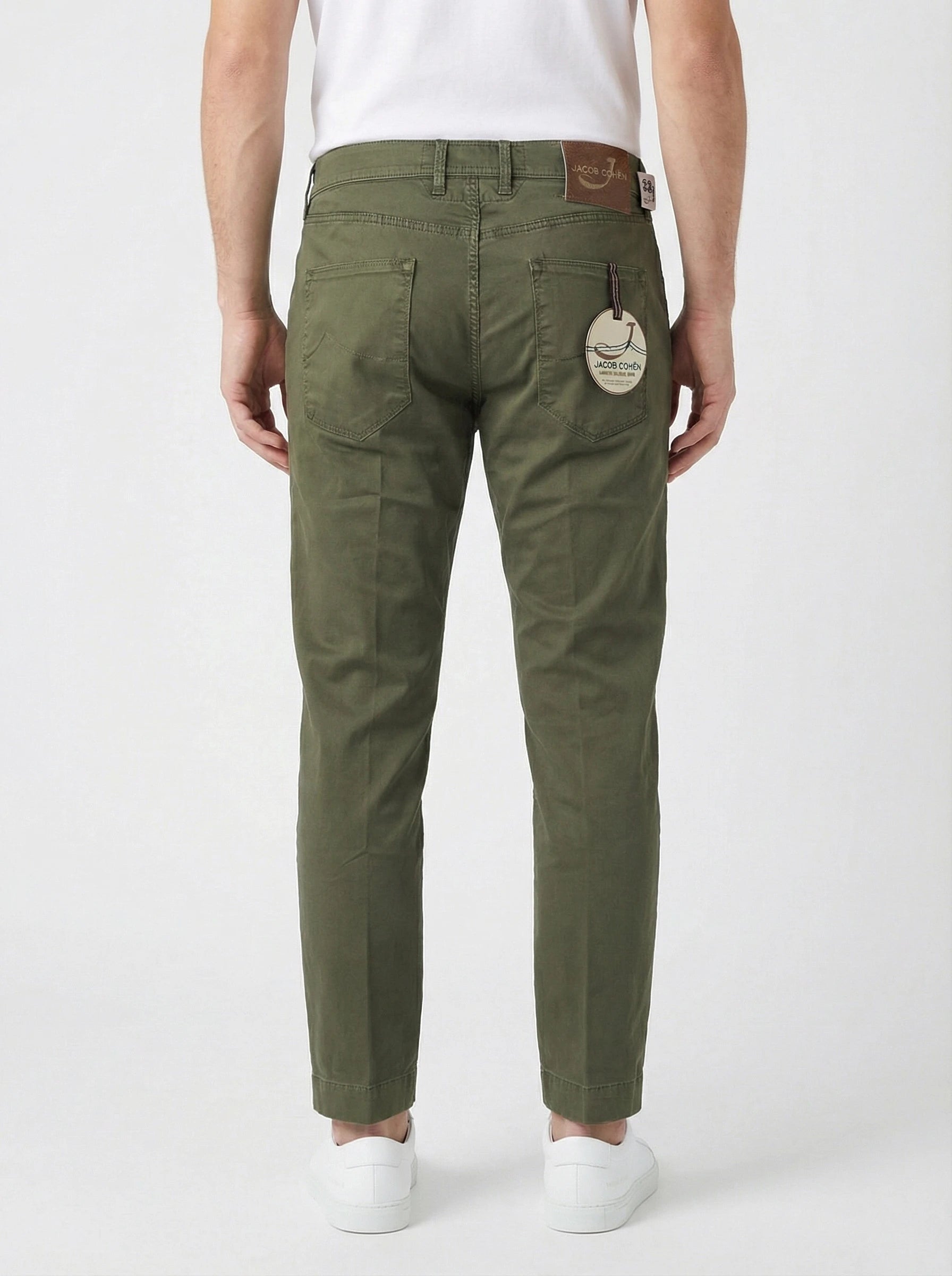 Pantalone slim kaki Jacob Cohen visto frontalmente da solo