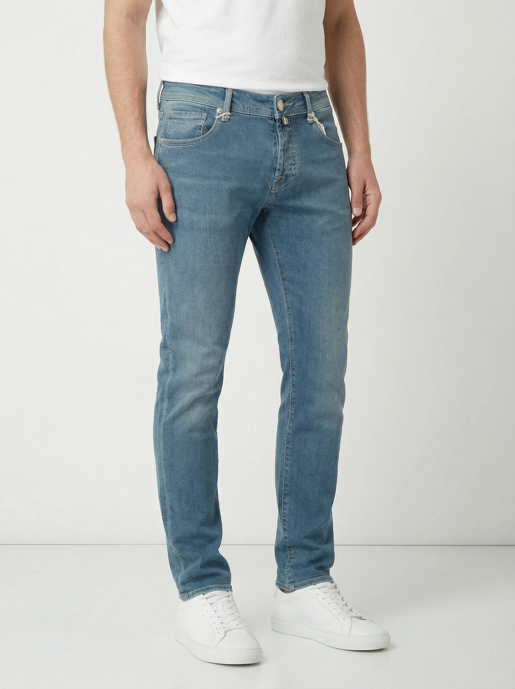Front view of model wearing slim‑fit jeans azzurro chiaro Jacob Cohen in premium fabric