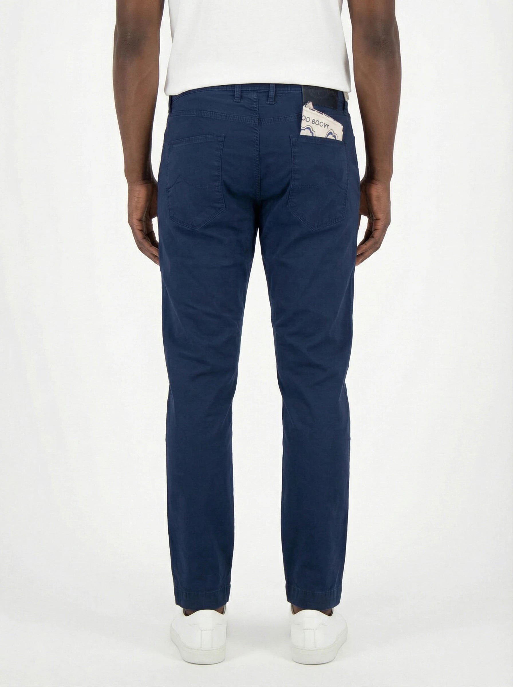 Vista da dietro del pantalone chino dritto blu inchiostro Jacob Cohen