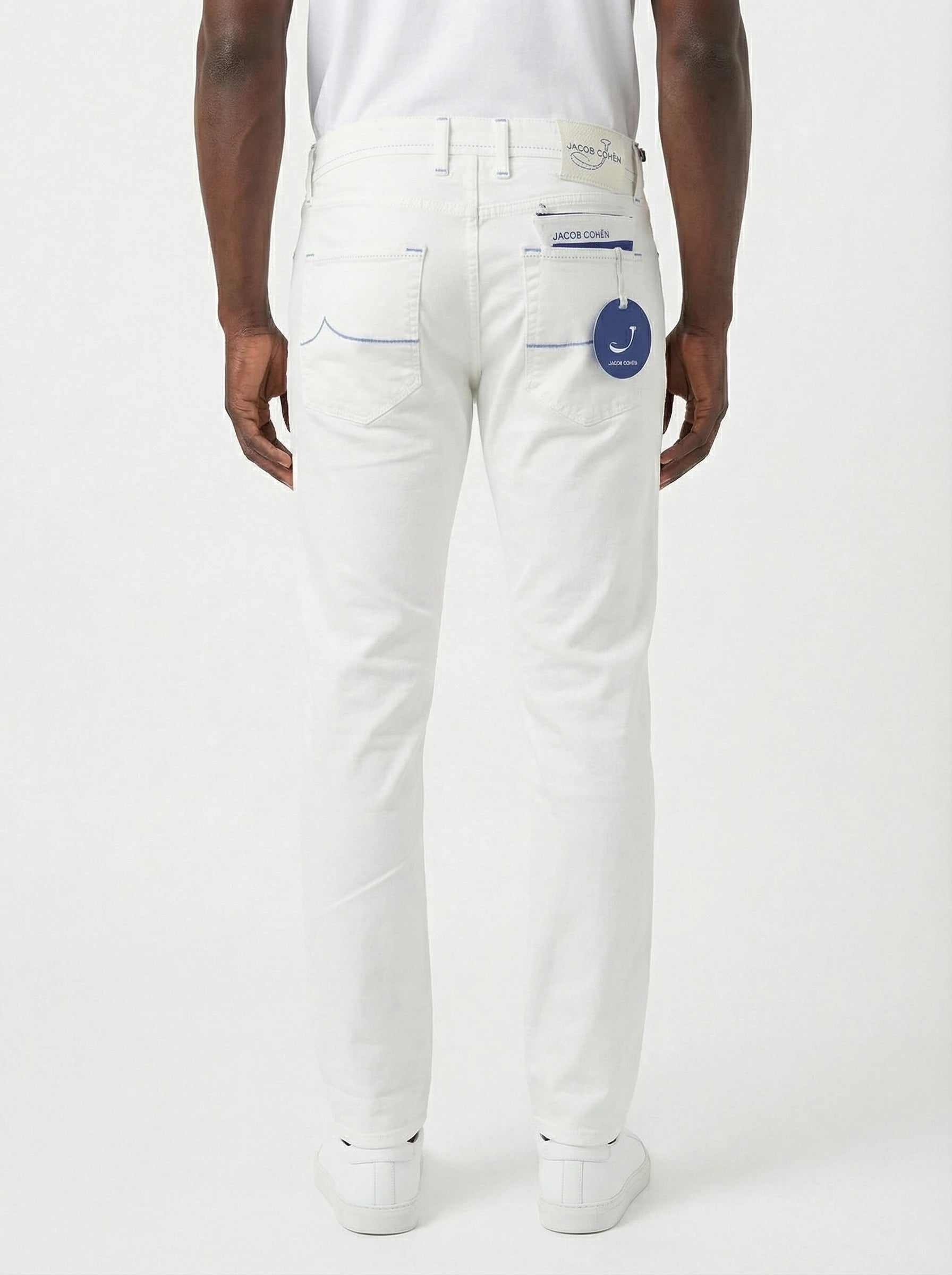 Modello di spalle pantalone gamba dritta bianco ottico Jacob Cohen drill di cotone