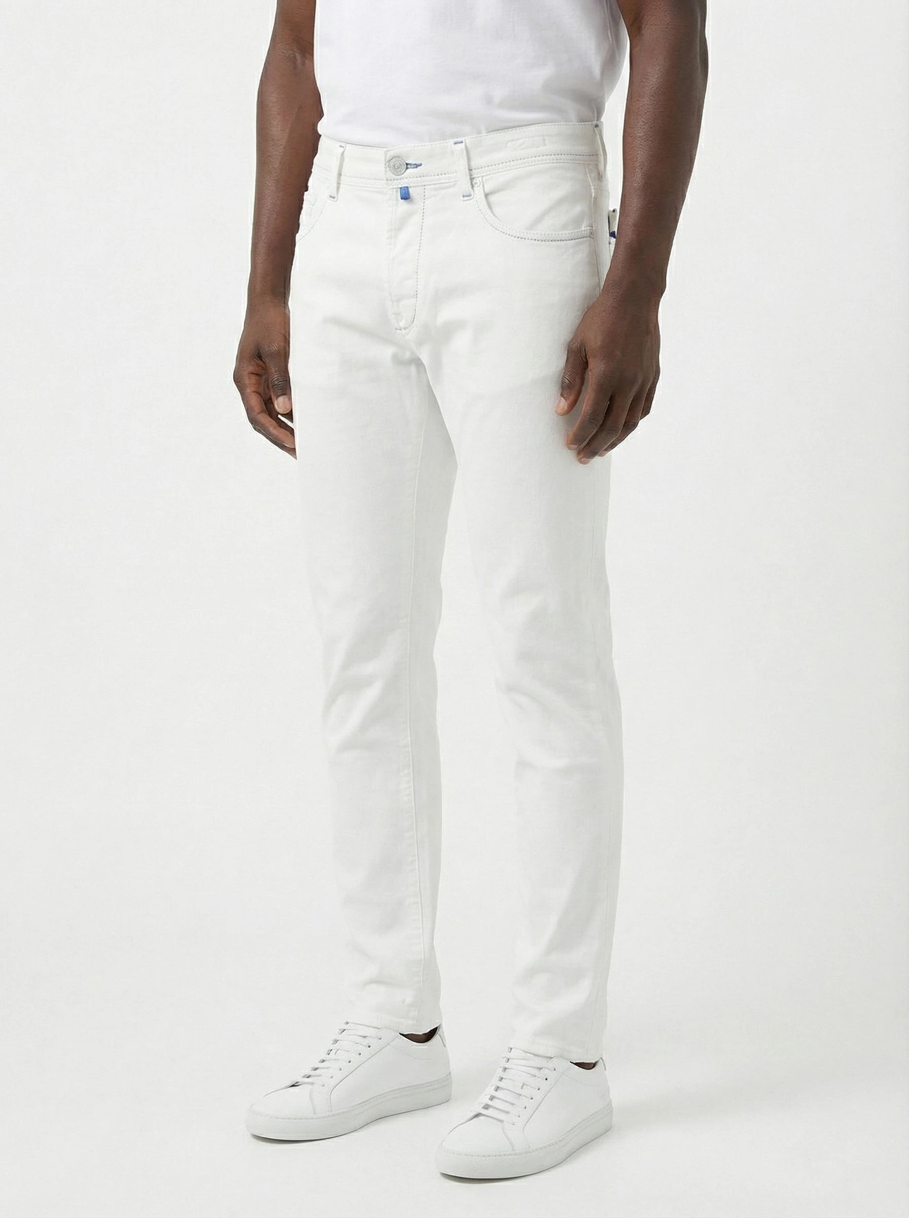 Modello di fronte pantalone gamba dritta bianco ottico Jacob Cohen drill di cotone