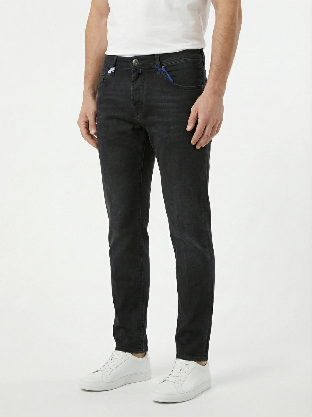 Modello di fronte jeans gamba stretta d nero Jacob Cohen in tessuto pregiato