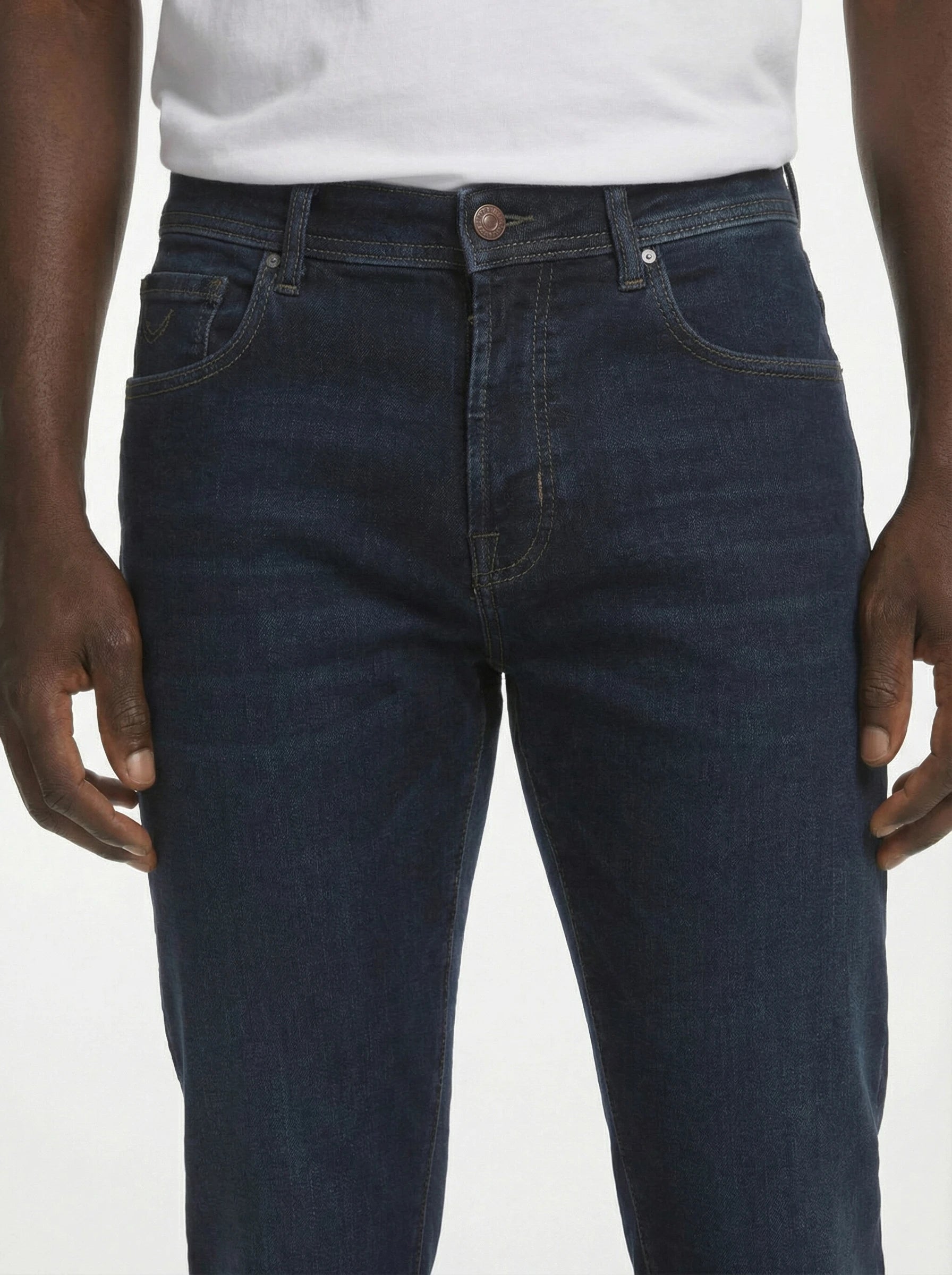 Modello di spalle jeans slim fit d lav scuro Jacob Cohen in tessuto pregiato