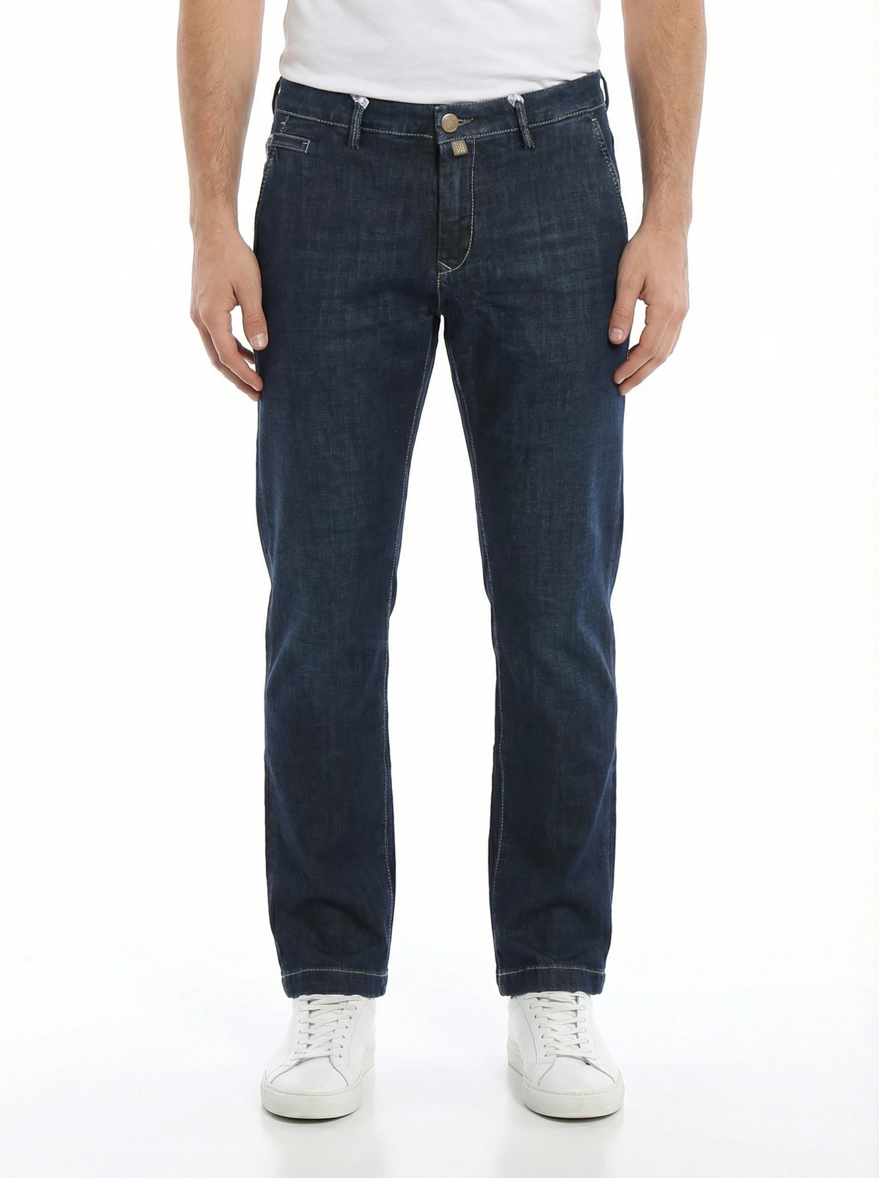 Modello a 45 gradi jeans slim fit d lav scuro Jacob Cohen in tessuto pregiato