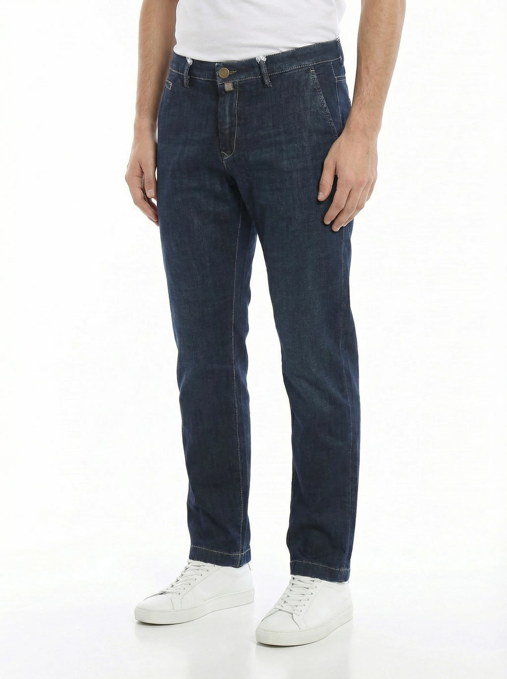 Front view of model wearing slim‑fit jeans dark wash Jacob Cohen in premium fabric