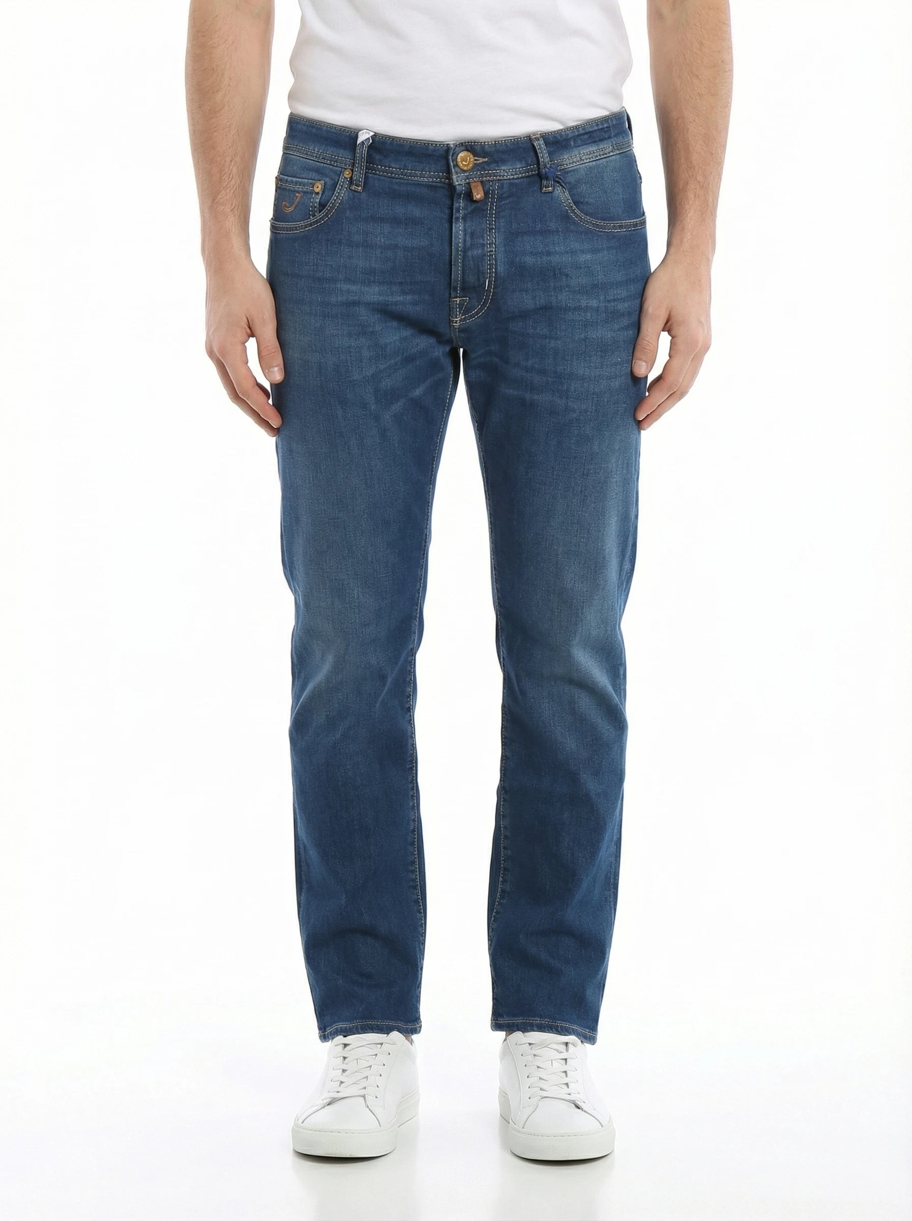 Modello a 45 gradi jeans slim fit d lav azzurro Jacob Cohen in tessuto pregiato