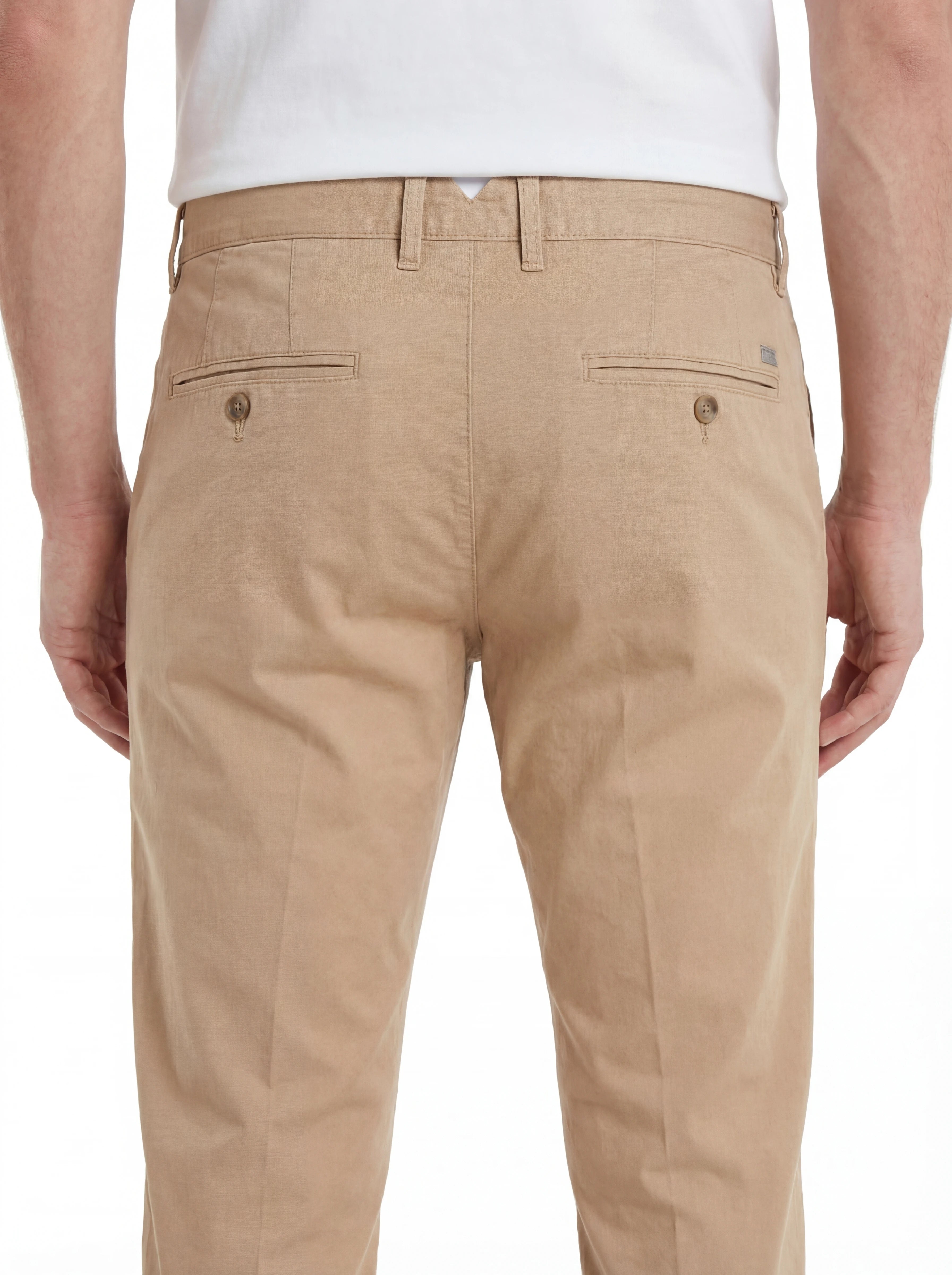 Vista da dietro del pantalone chino sigaretta beige Jacob Cohen