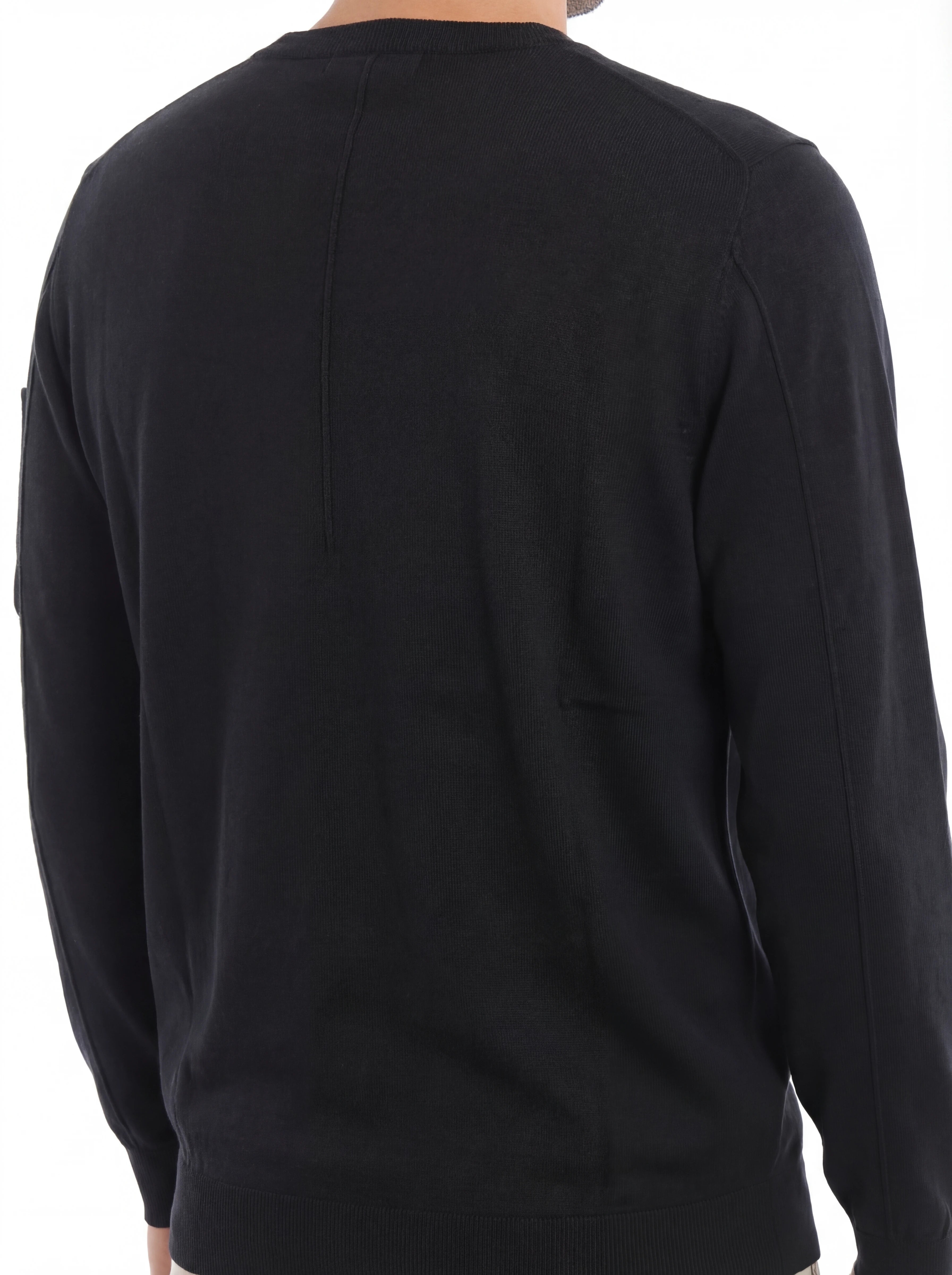 Maglia girocollo vista da dietro, maglia girocollo blu taschino C.P. Company da uomo in cotone