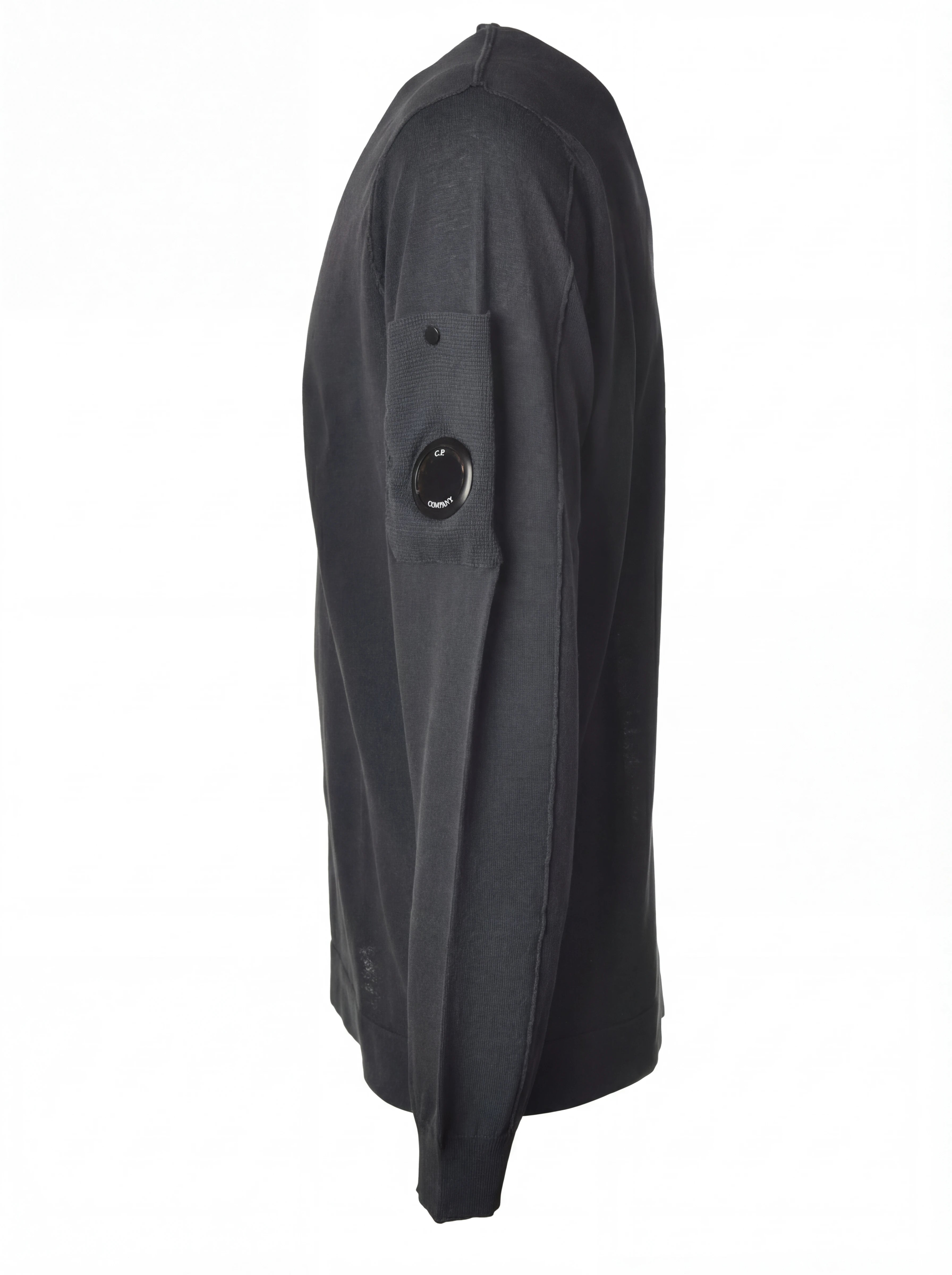 Dettaglio maglia girocollo blu taschino C.P. Company da uomo in cotone