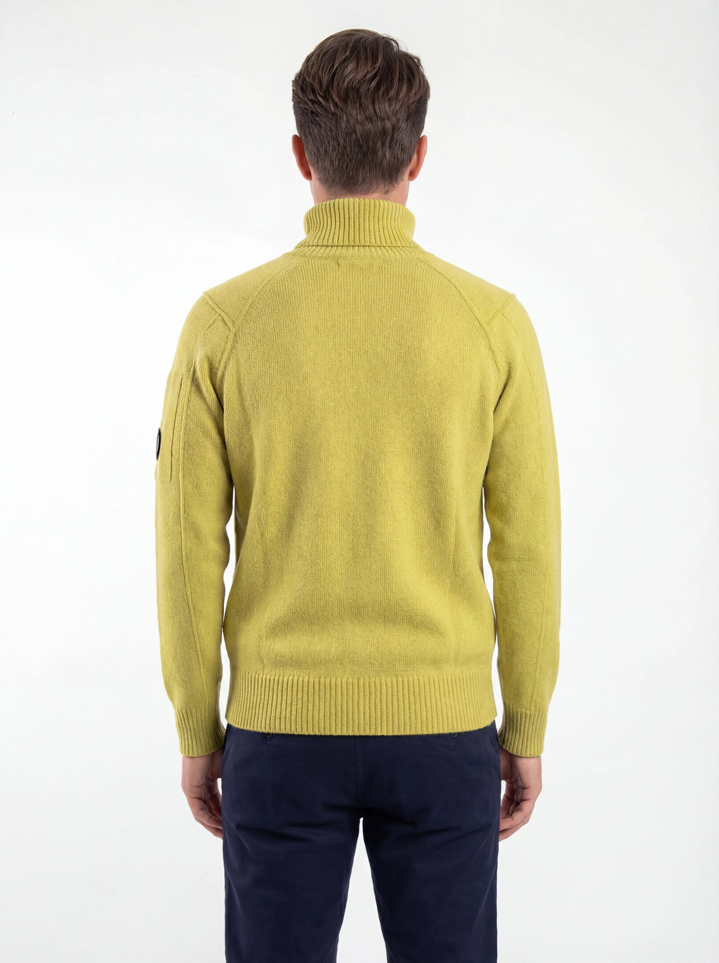 Modello a 45° con maglia collo alto cedro spalla raglan manica a rilievo C.P. Company da uomo