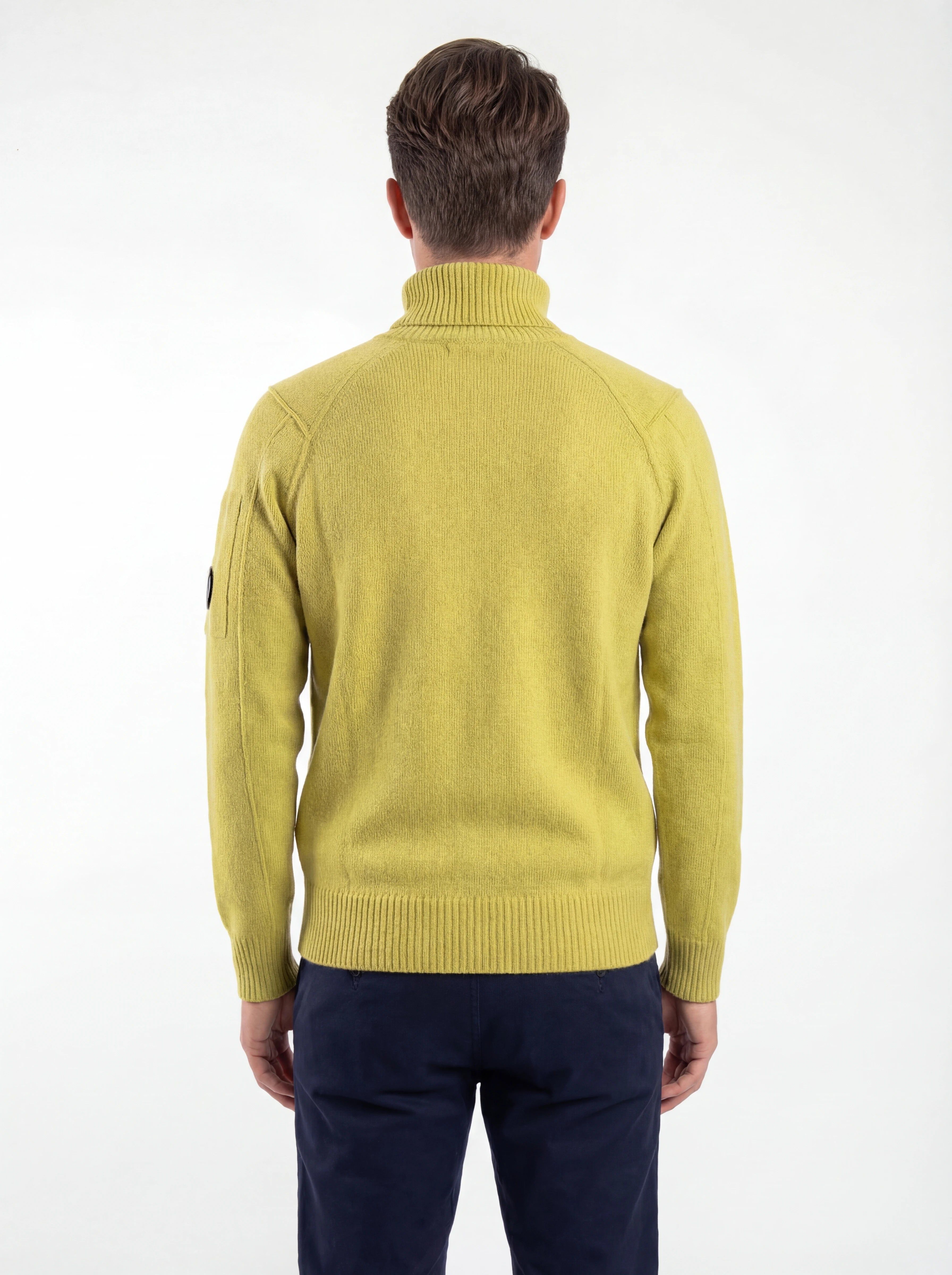 Modello a 45° con maglia collo alto cedro spalla raglan manica a rilievo C.P. Company da uomo