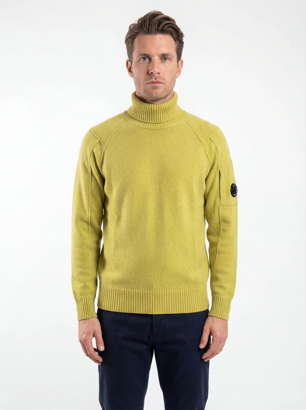 Maglia collo alto vista da dietro, maglia collo alto cedro spalla raglan manica a rilievo C.P. Company da uomo