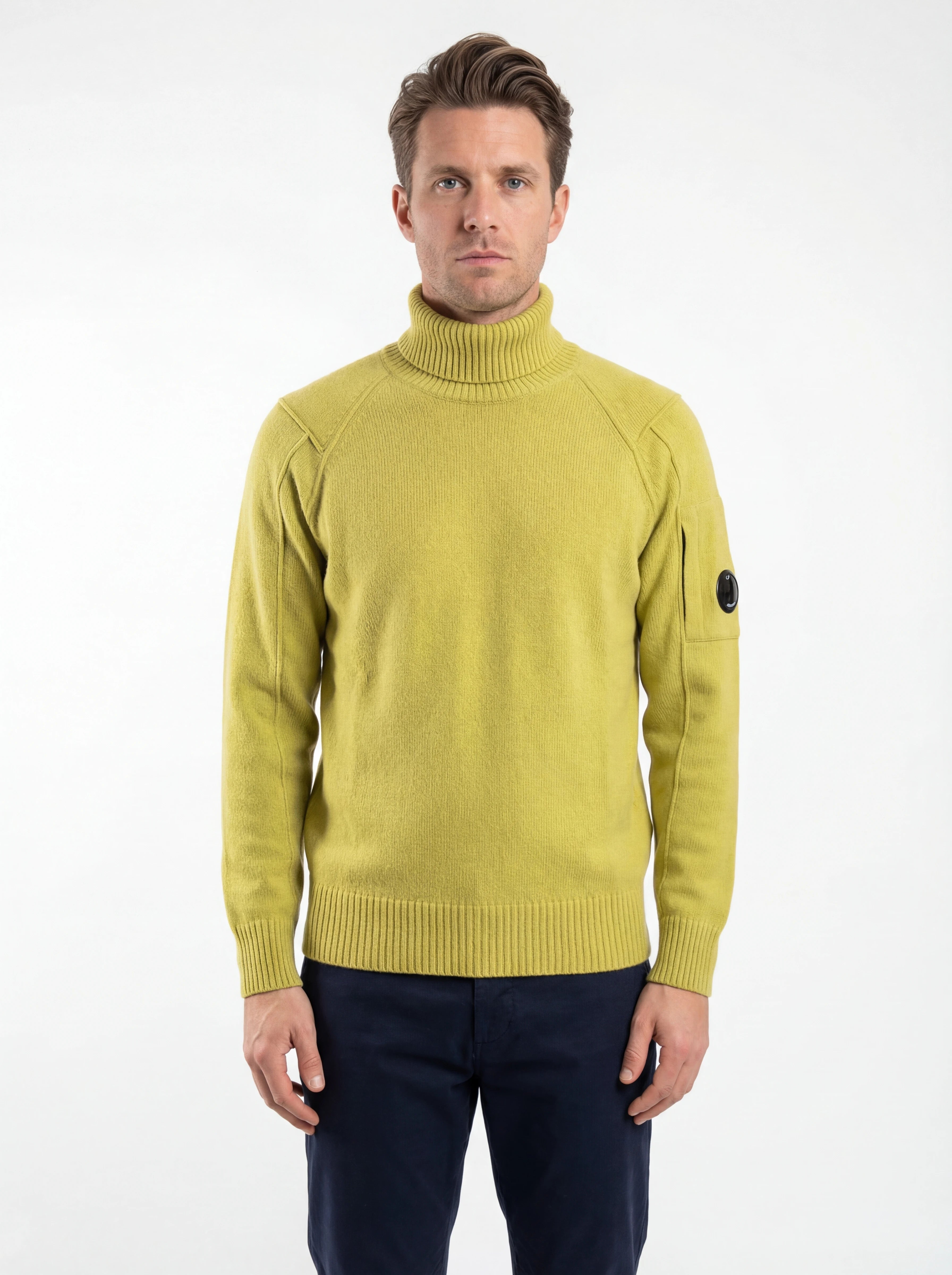 Maglia collo alto vista da dietro, maglia collo alto cedro spalla raglan manica a rilievo C.P. Company da uomo