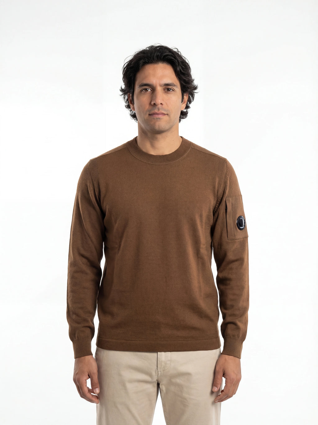 Modello a 45° con maglia girocollo bruciato taschino manica a rilievo C.P. Company da uomo