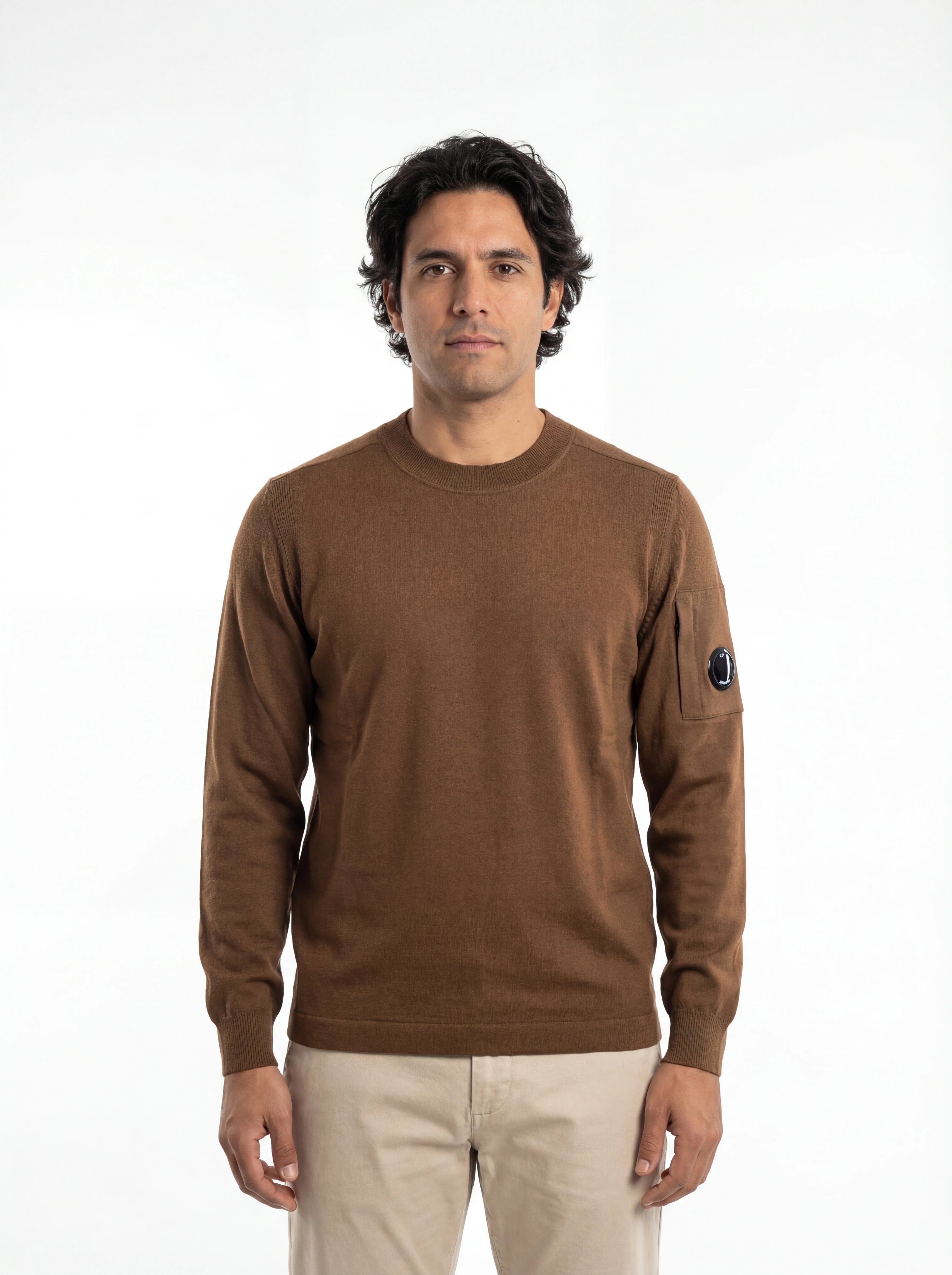 Modello a 45° con maglia girocollo bruciato taschino manica a rilievo C.P. Company da uomo