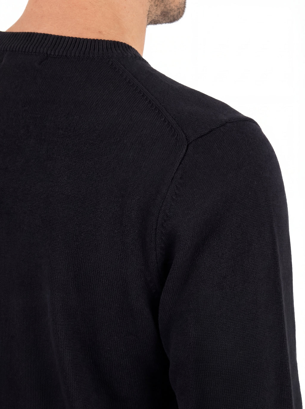 Maglia girocollo vista da dietro, maglia girocollo nero C.P. Company da uomo in cotone