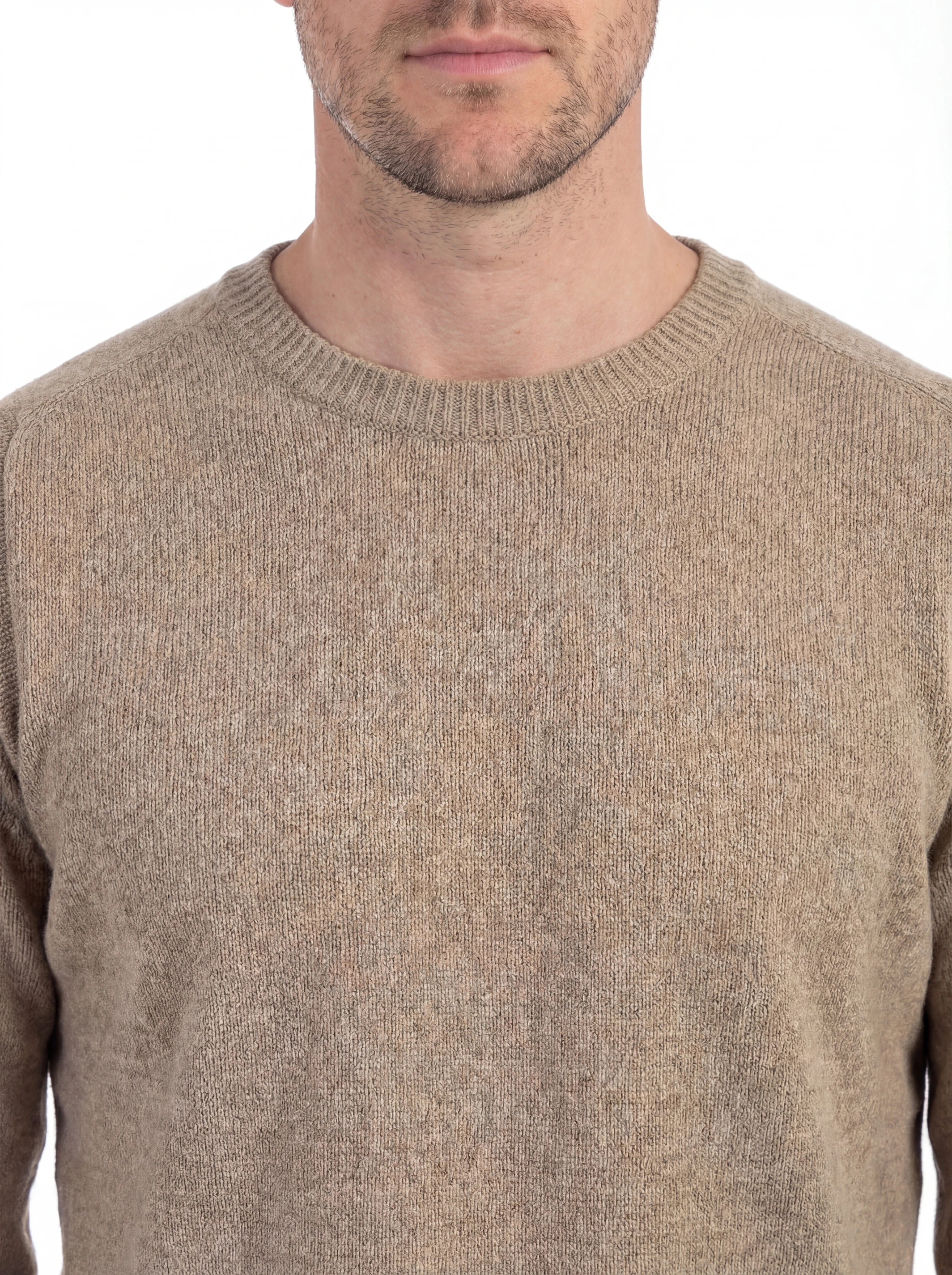 Dettaglio maglia girocollo cammello taschino con lente taschino C.P. Company da uomo in cotone