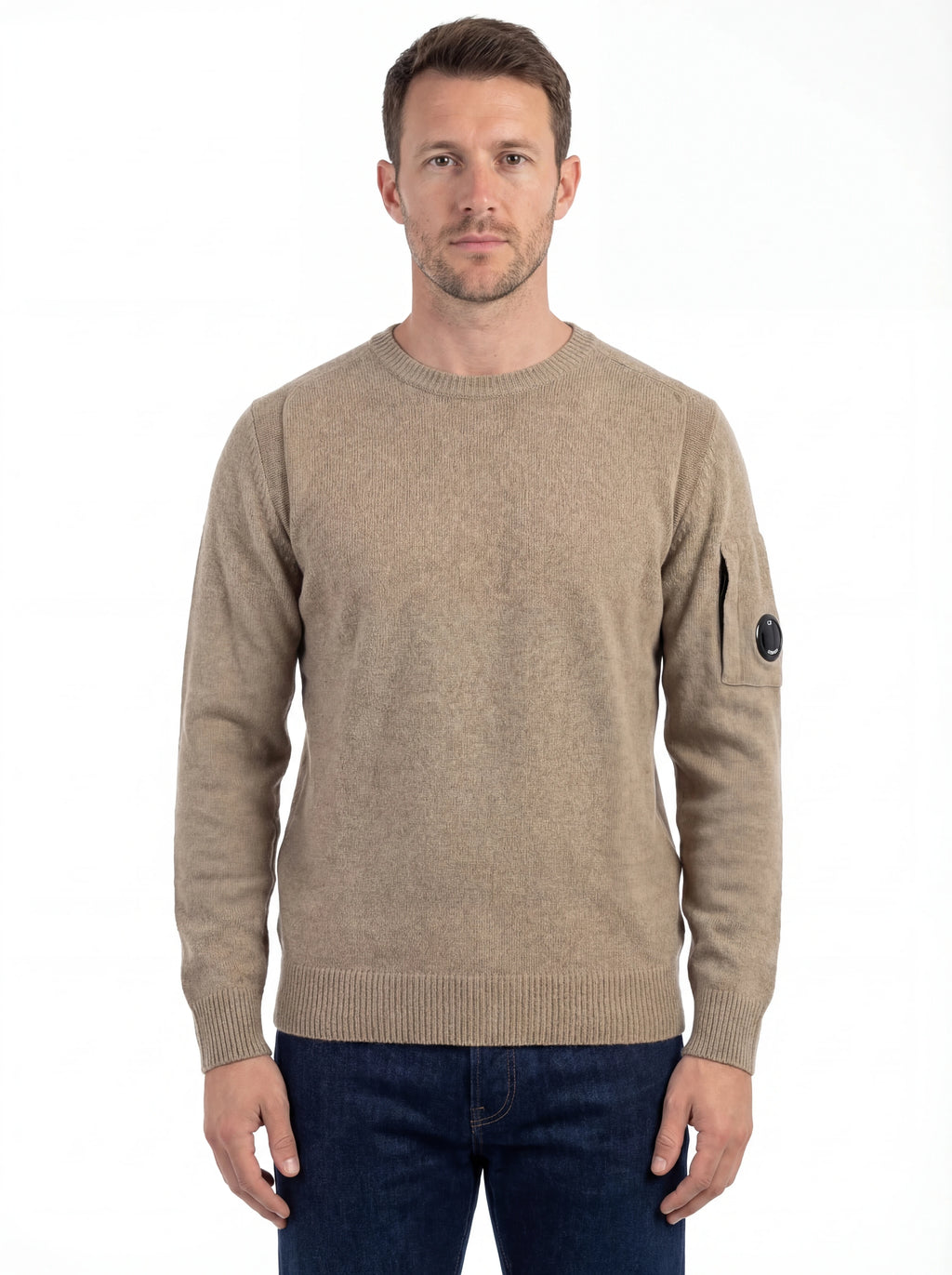 Dettaglio maglia girocollo cammello taschino con lente taschino C.P. Company da uomo in cotone