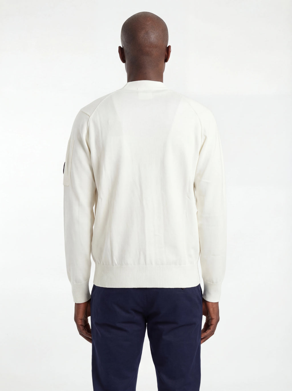 Modello a 45° con cardigan bianco taschino manica a rilievo C.P. Company da uomo