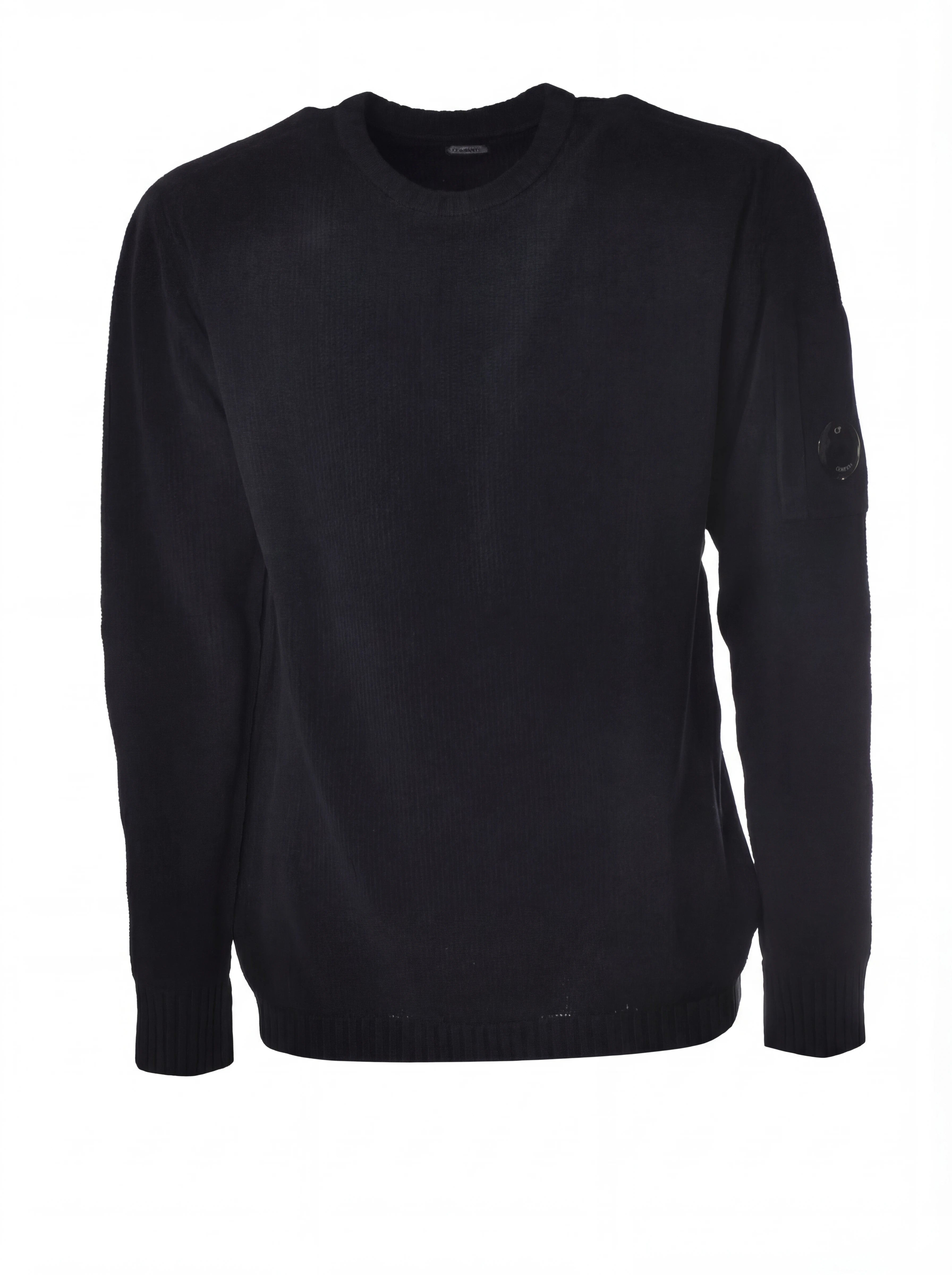 Dettaglio maglia girocollo blu taschino C.P. Company da uomo in ciniglia