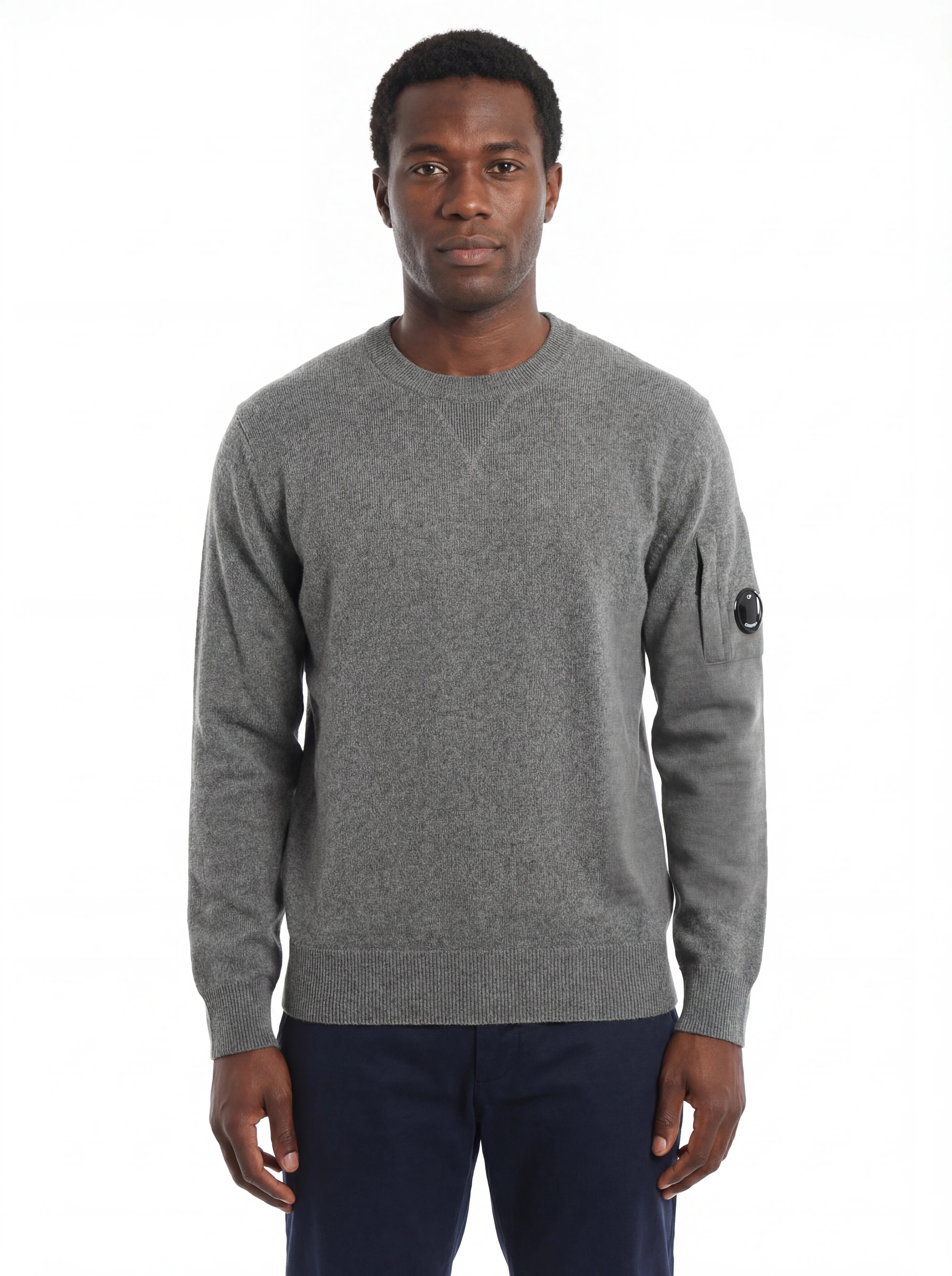 Maglia girocollo vista da dietro, maglia girocollo grigio medio a costine C.P. Company da uomo in lana