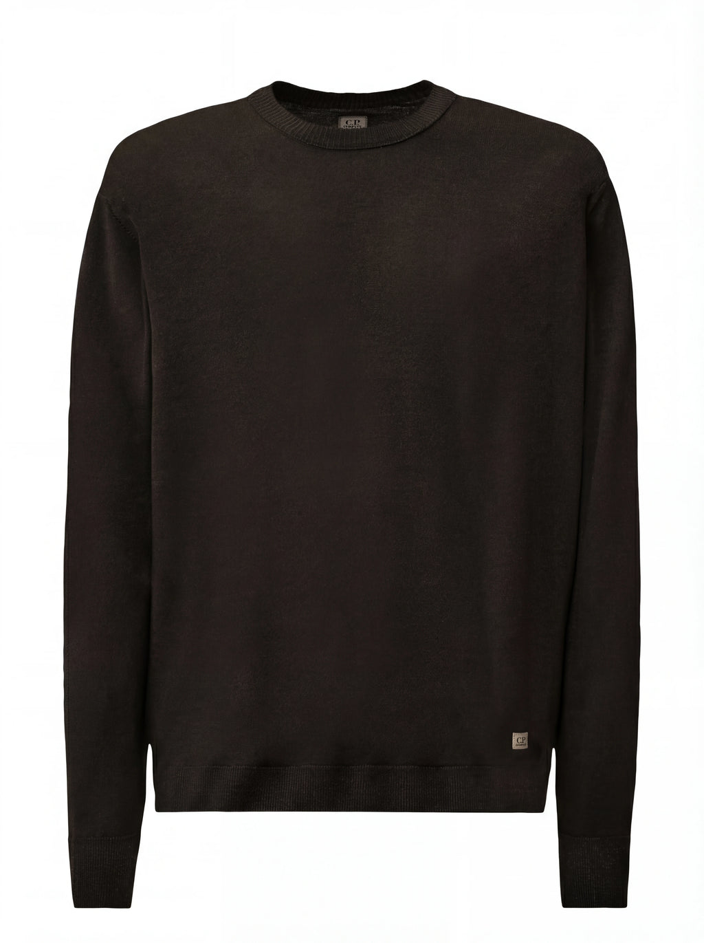 Close-up dettagli, maglia girocollo nero a costine cuciture a contrasto C.P. Company da uomo in lana merino