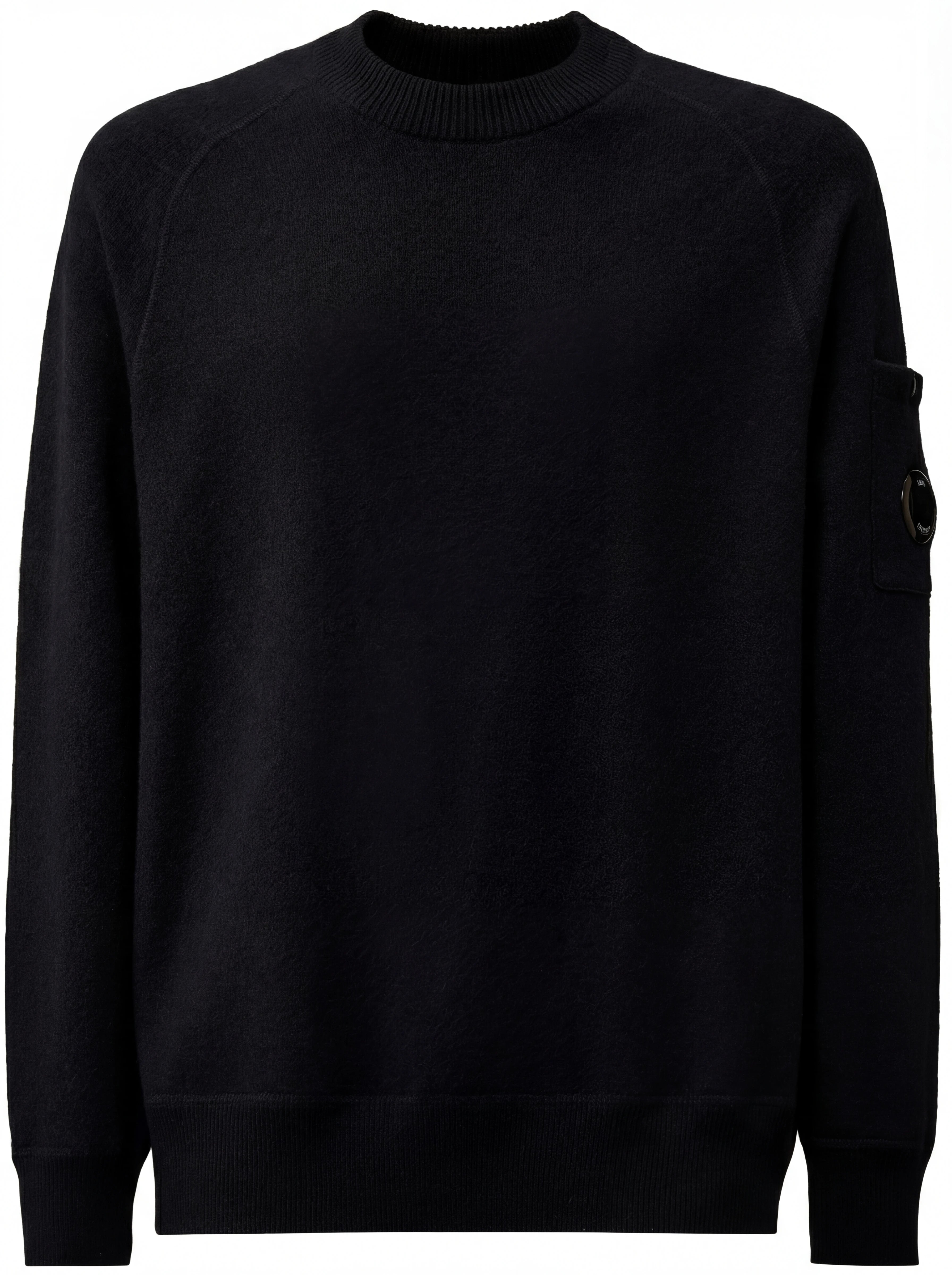 Maglia girocollo vista da dietro, maglia girocollo blu taschino con lente taschino C.P. Company da uomo in lana merino