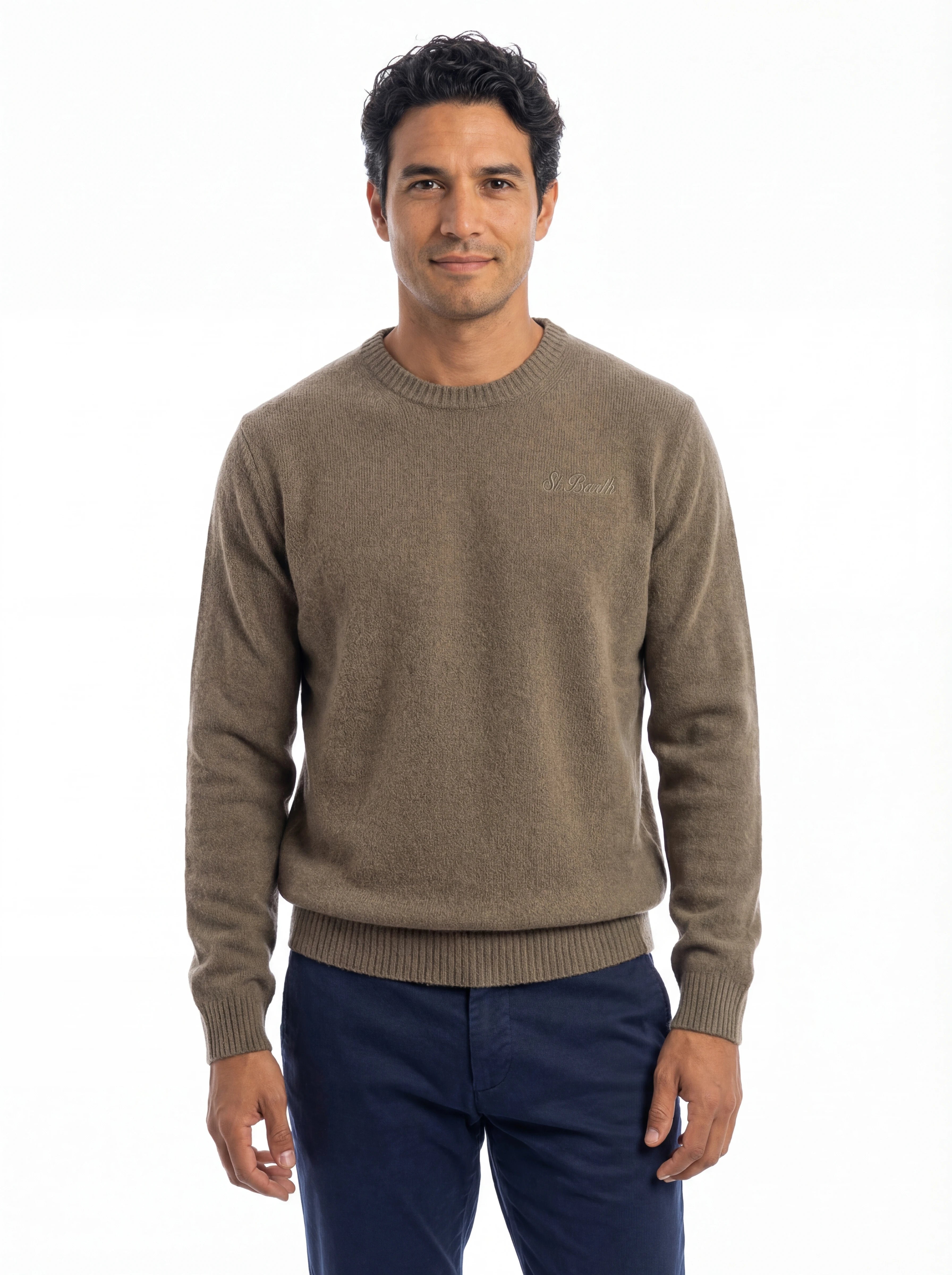 Maglione da dietro su sfondo neutro girocollo noce Saint Barth Regent in lana di agnello