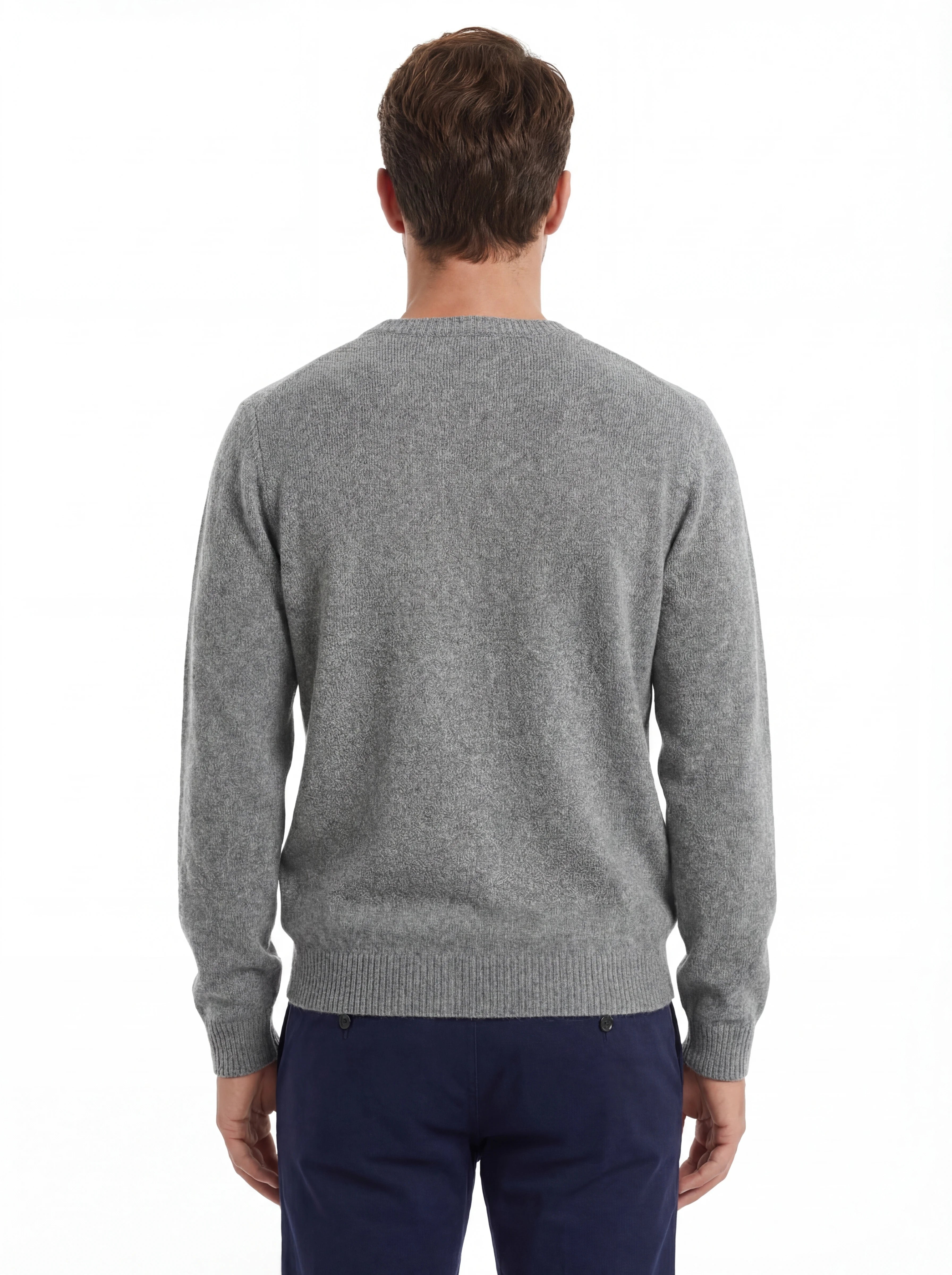 Modello indossa a 45 gradi maglione girocollo mgrigio mélange Saint Barth Regentstrech in alpaca stretch