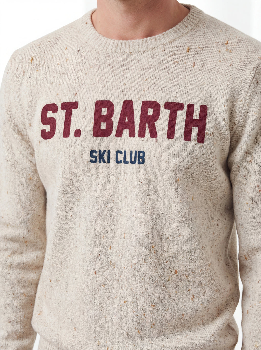 Modello visto da dietro maglione girocollo patch Saint Barth Heron in lana mix