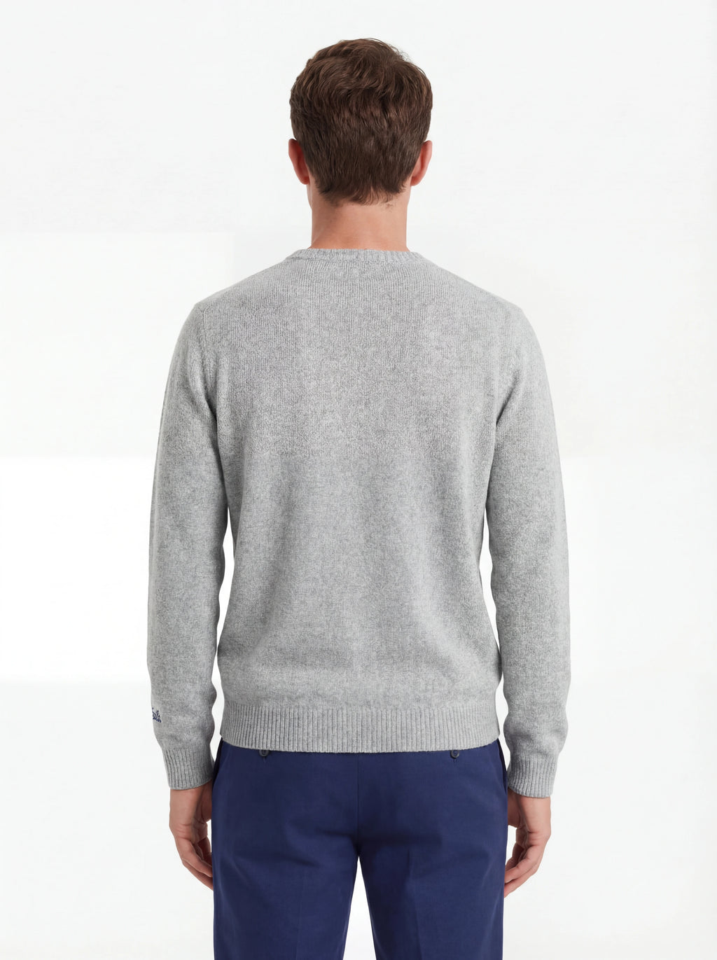 Modello visto da dietro maglione girocollo scritta tequilaplease grigio Saint Barth Heronlight in poliammide