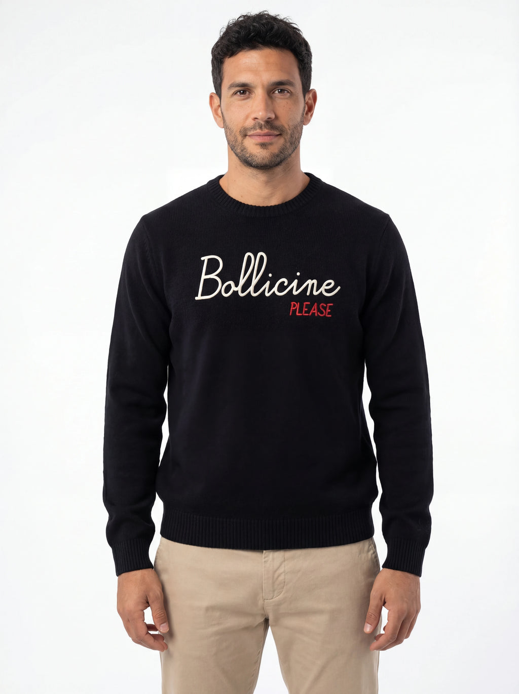 Modello indossa a 45 gradi maglione girocollo scritta bollicineplease nero Saint Barth Heron in lana