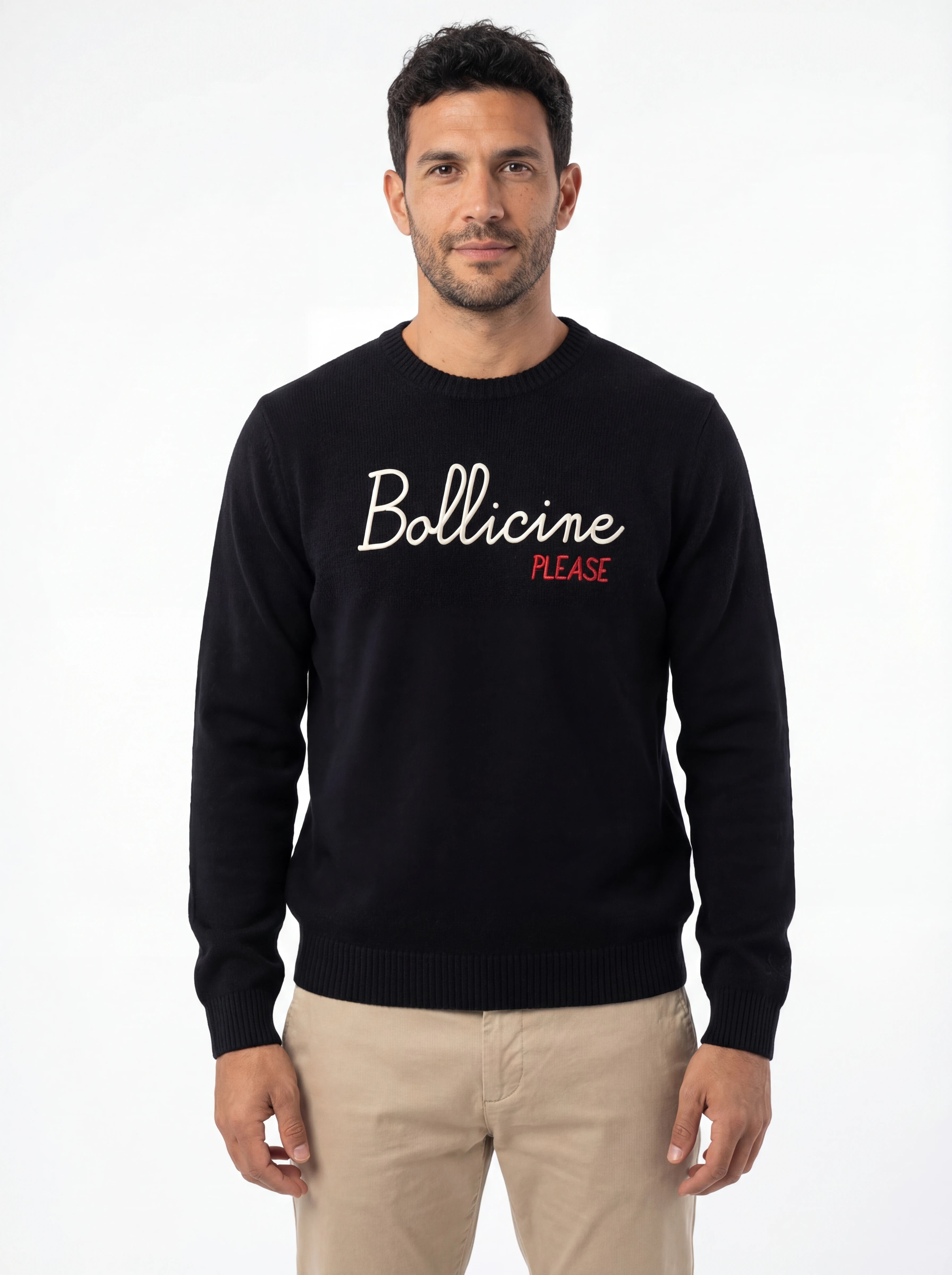 Modello indossa a 45 gradi maglione girocollo scritta bollicineplease nero Saint Barth Heron in lana