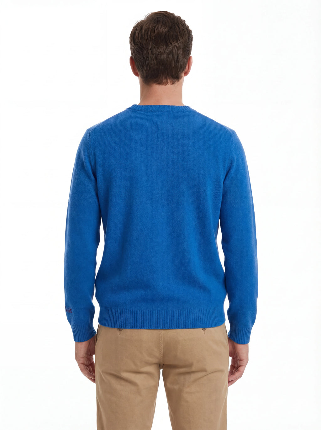 Modello indossa a 45 gradi maglione girocollo scritta courmaapres bluette Saint Barth Heron in lana