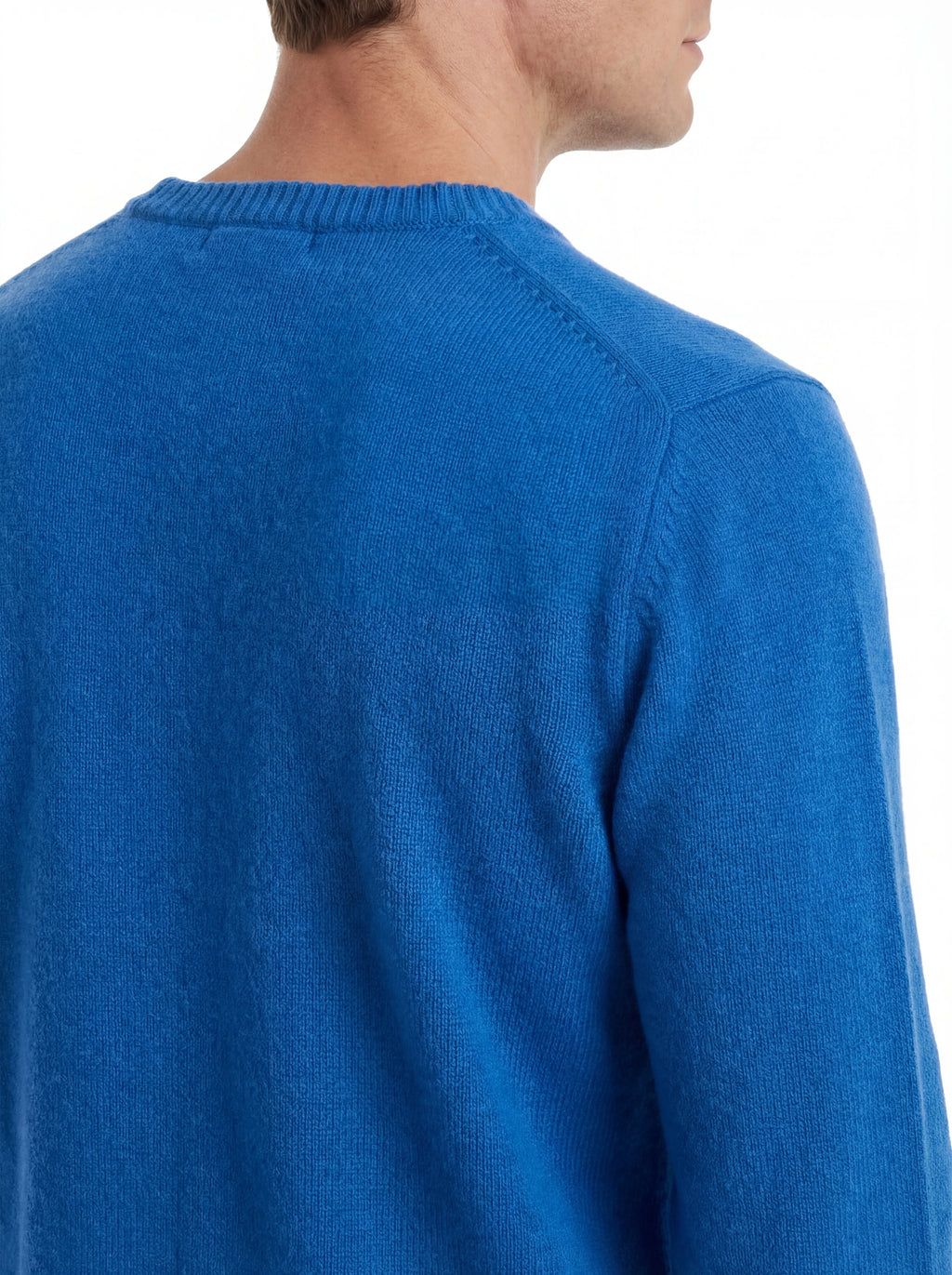 Modello visto da dietro maglione girocollo scritta courmaapres bluette Saint Barth Heron in lana